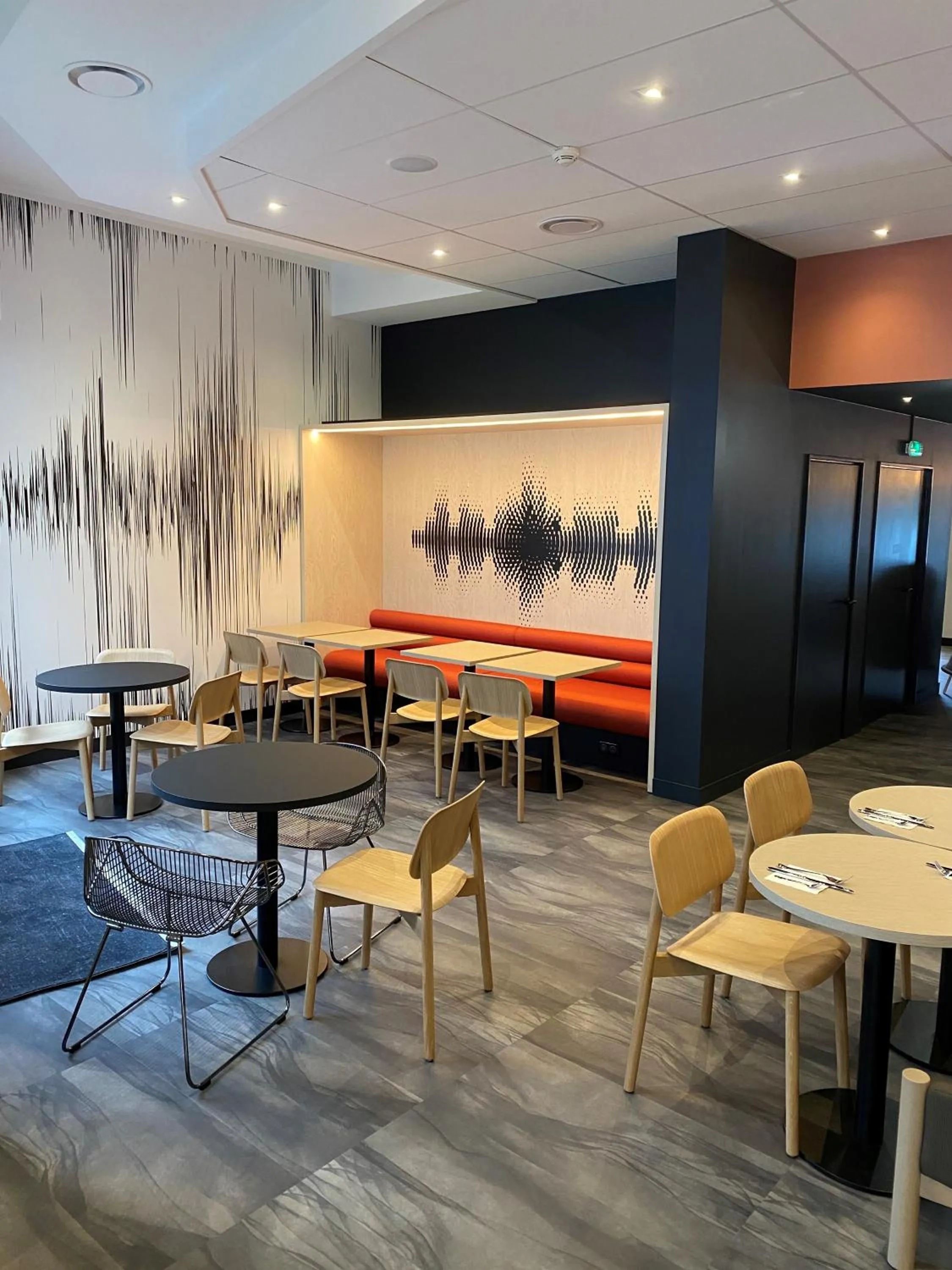 Seating area in ibis Styles Paris Porte de Versailles - Mairie d'Issy