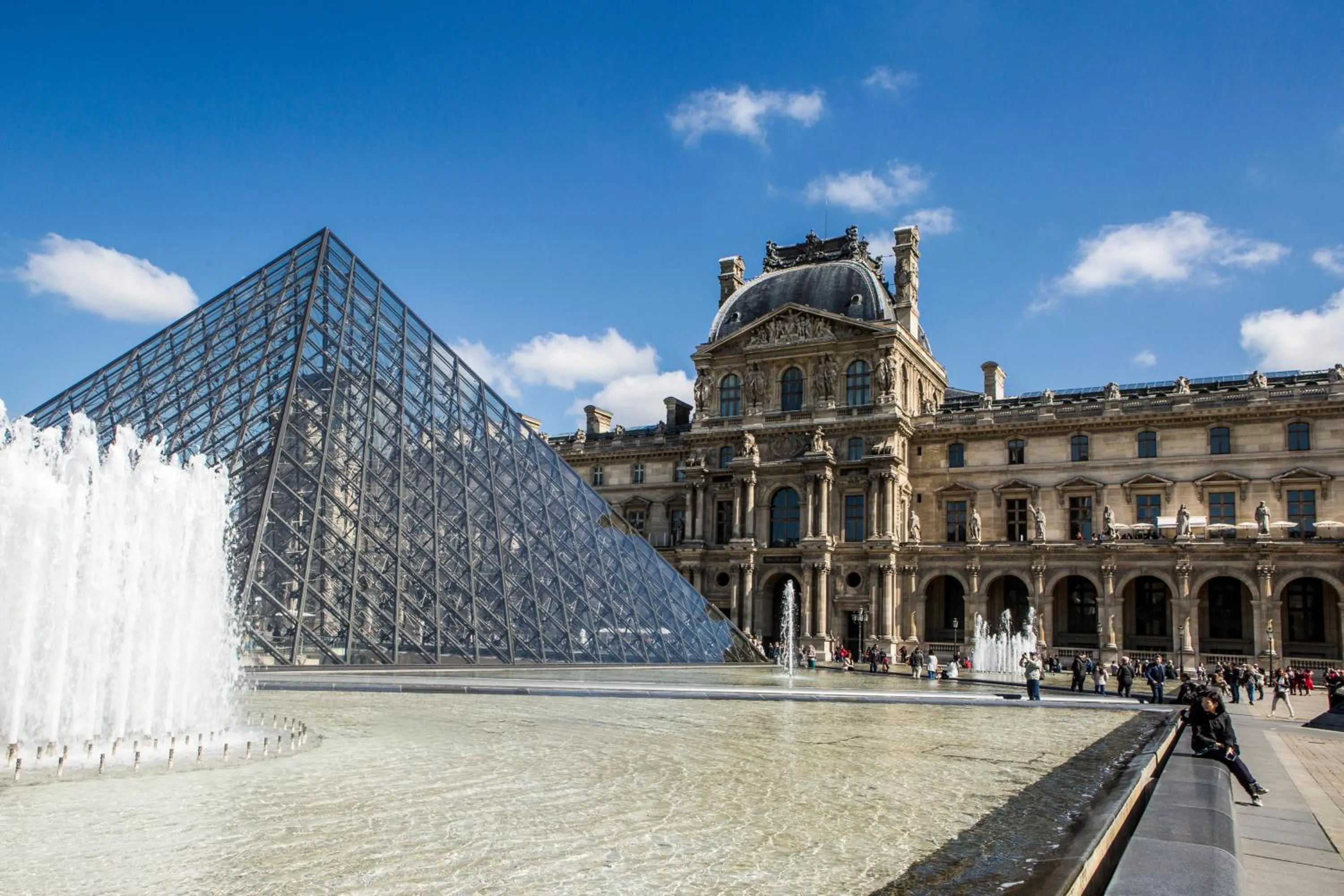 Nearby landmark in ibis Styles Paris Porte de Versailles - Mairie d'Issy