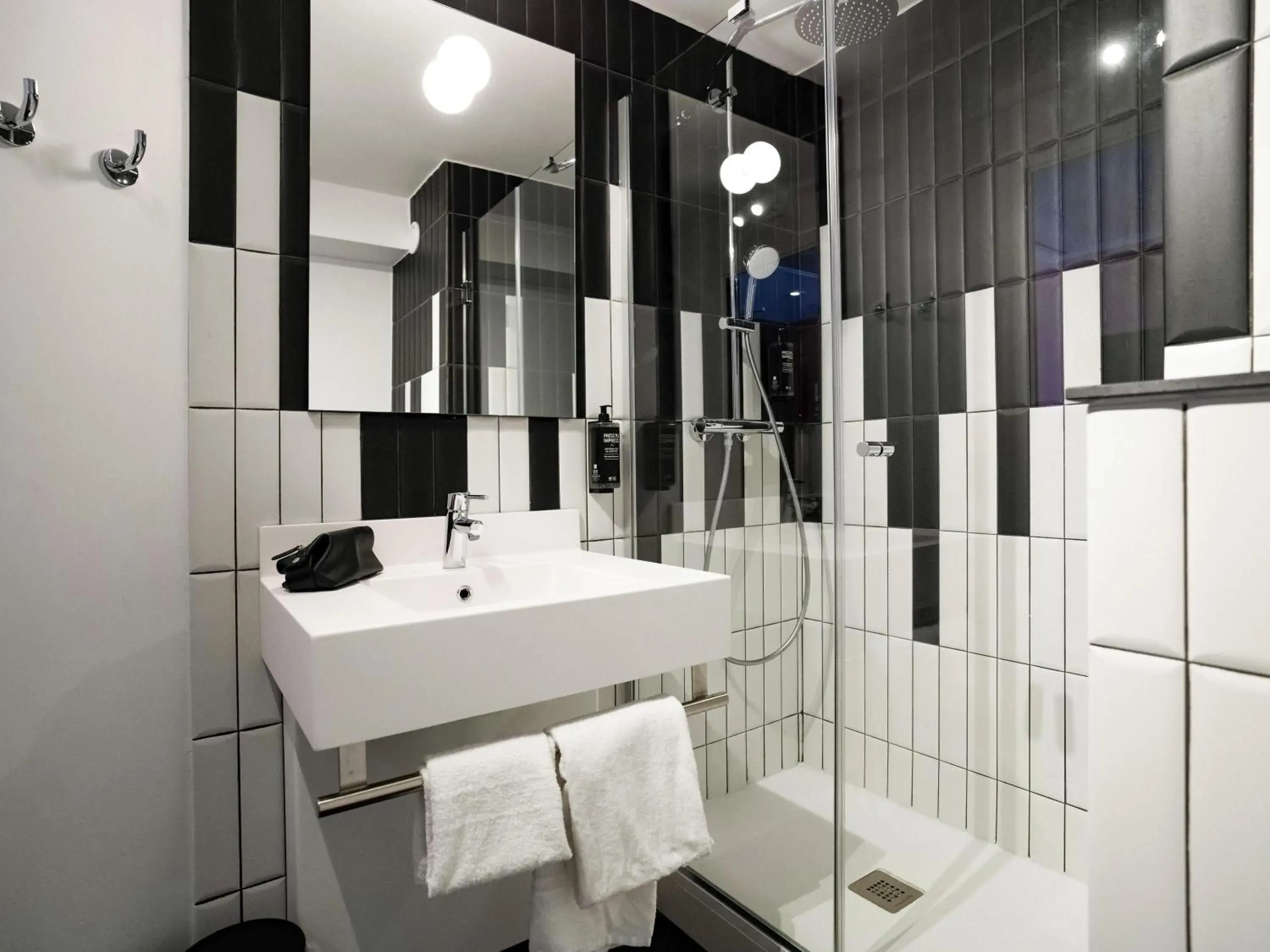 Standard Twin Room in ibis Styles Paris Porte de Versailles - Mairie d'Issy Standard Twin Room in ibis Styles Paris Porte de Versailles - Mairie d'Issy