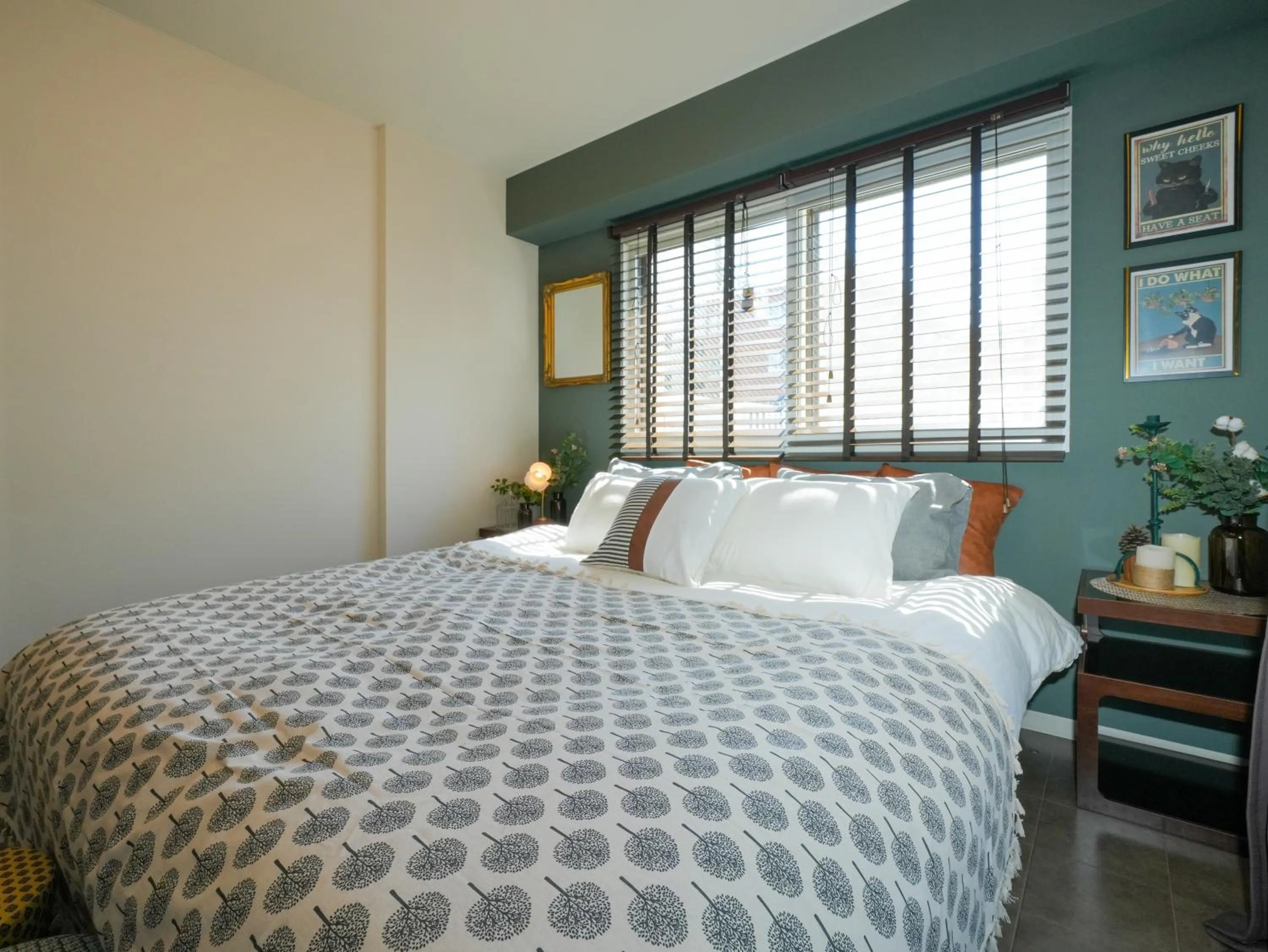 Bed in Hotel Flourish 67