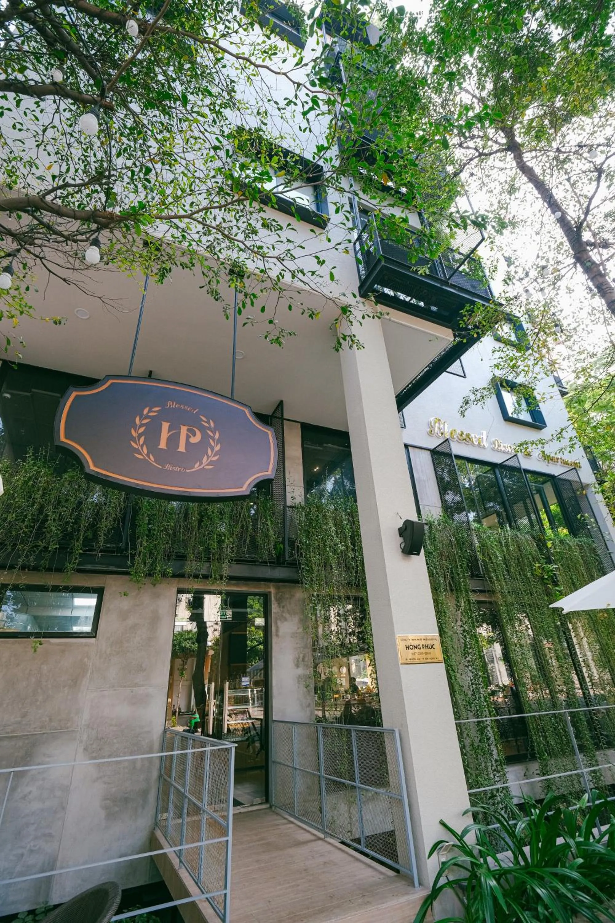 Facade/entrance in BLESSED Hotel