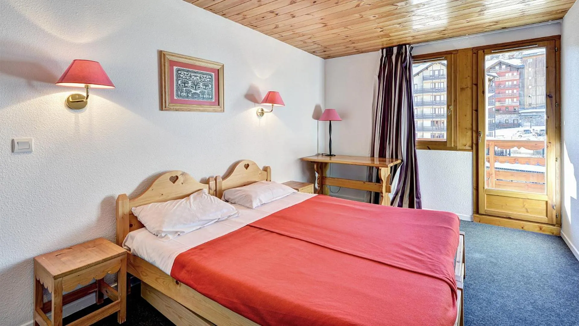 Bedroom, Bed in Vacancéole - Résidence Vega