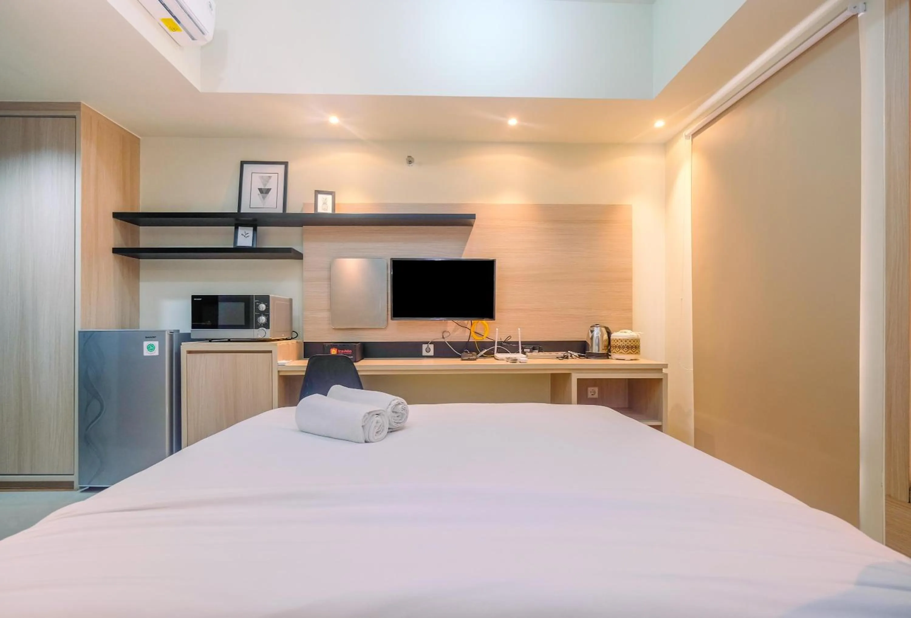 Bed in New Furnished with Cozy Stay @ Studio Mustika Golf Residence Apartment By Travelio