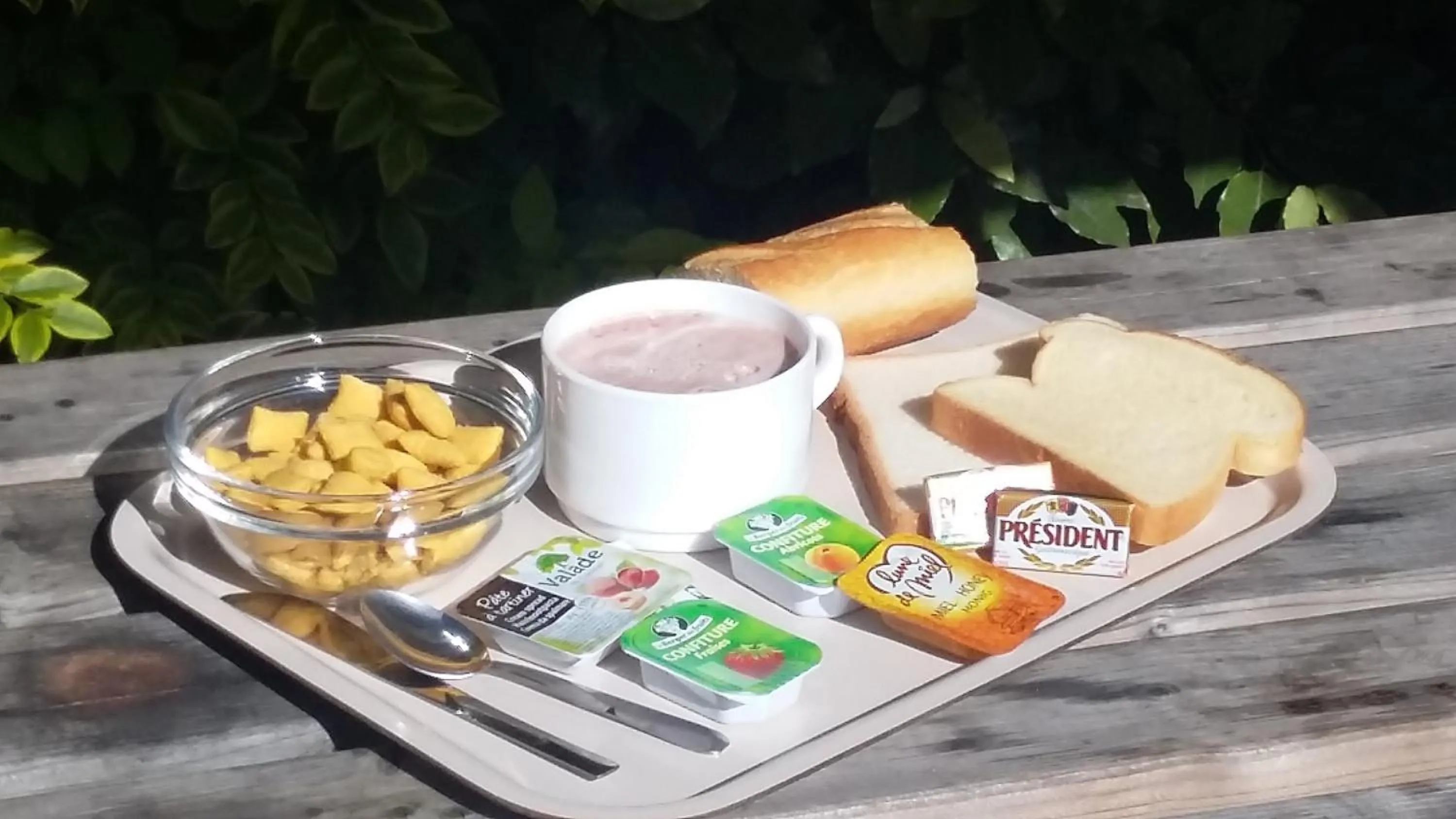 Breakfast in hotelF1 Grenoble Université