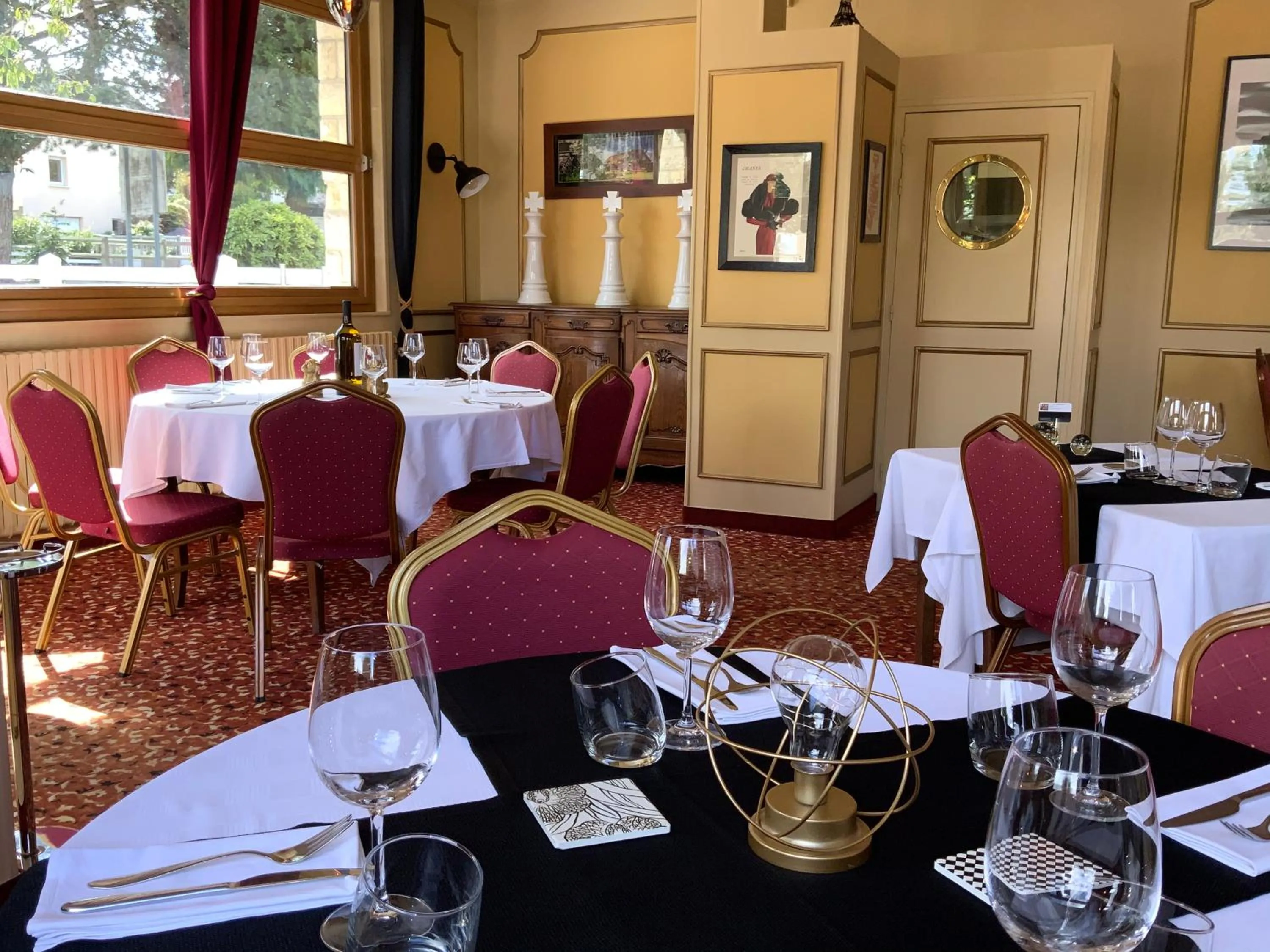 Restaurant/places to eat in Les 3 rois by YY