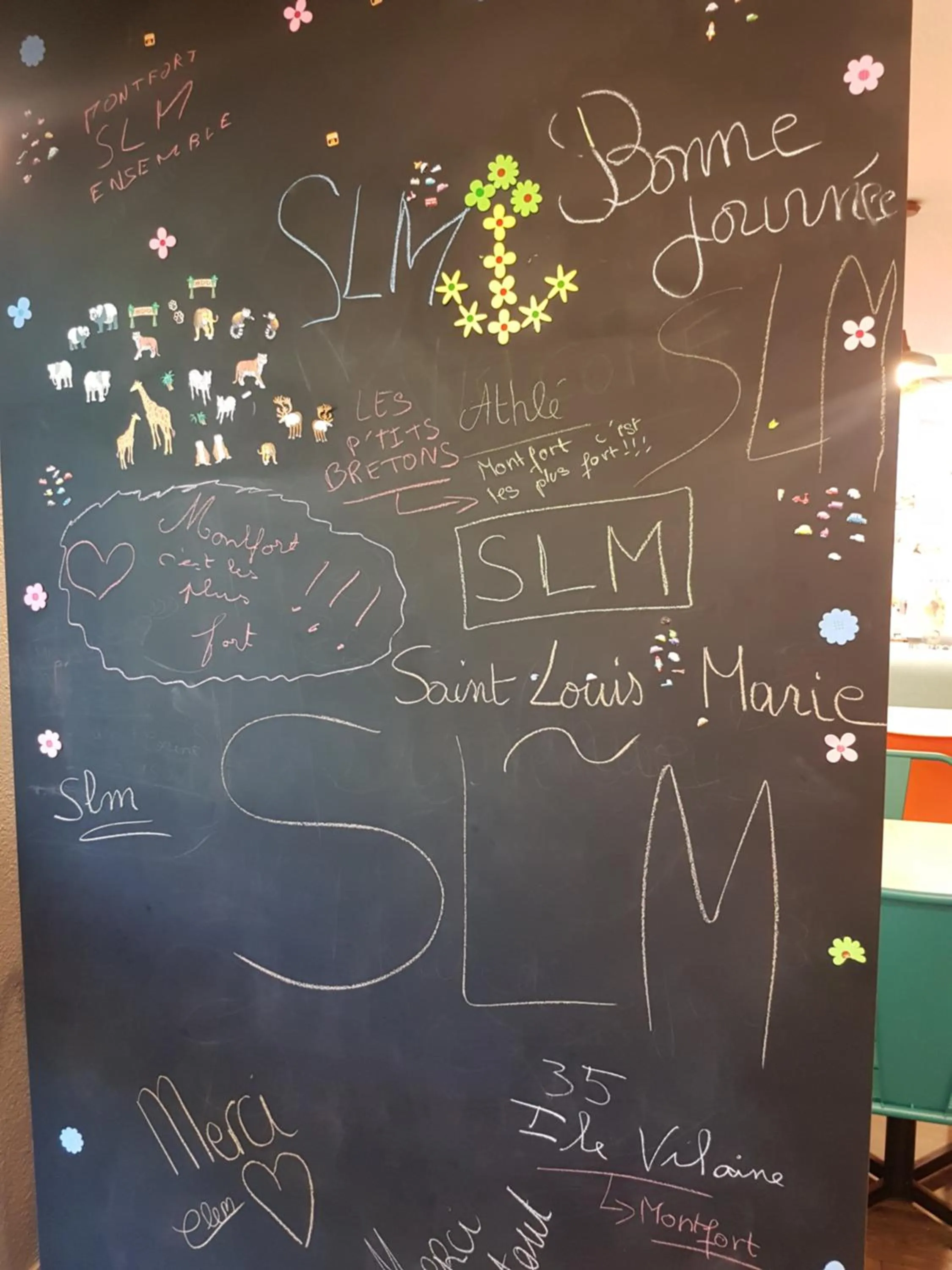 Property logo or sign in hotelF1 Lyon Saint Priest