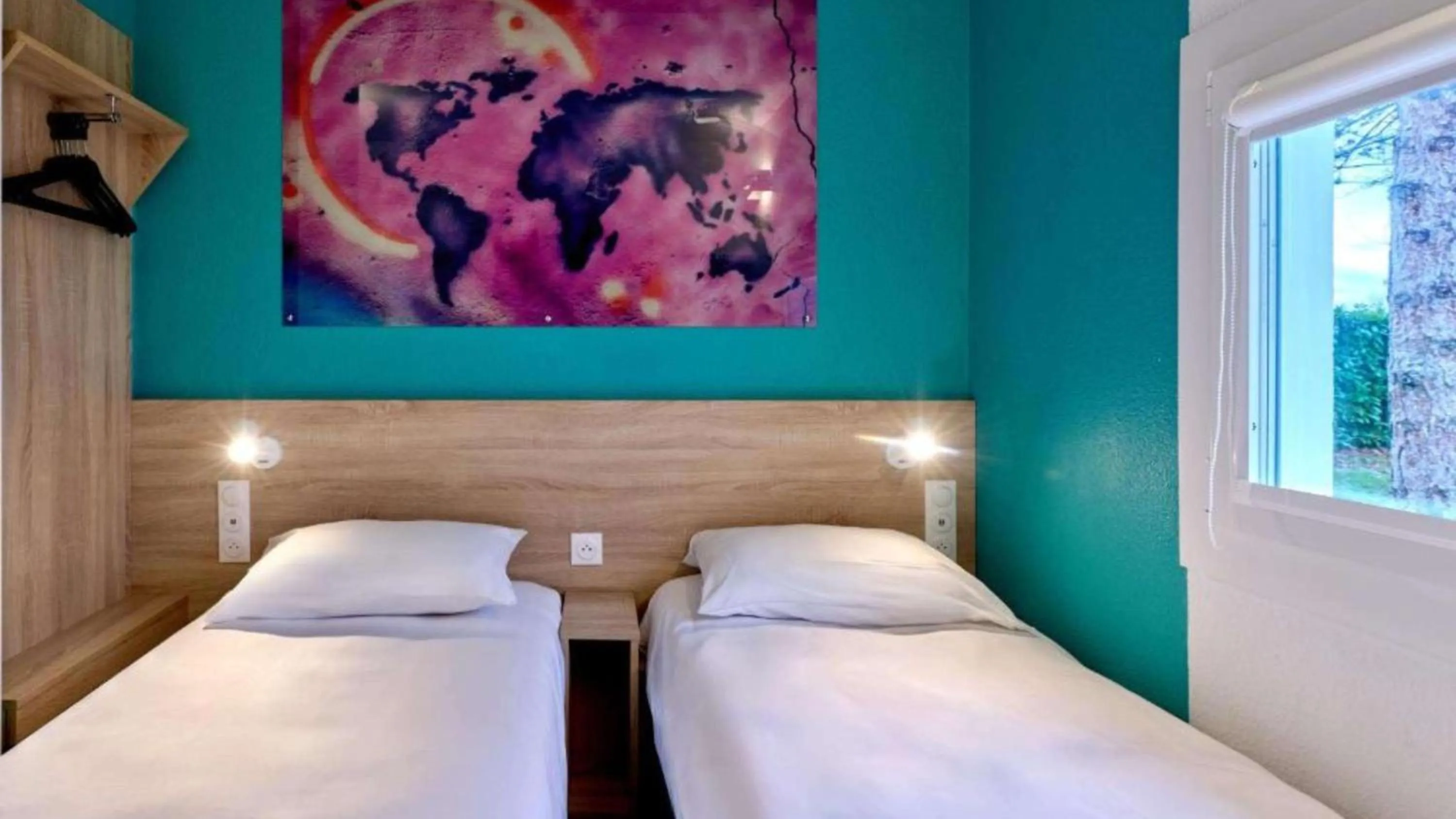 Bedroom, Bed in Kyriad ECO - Dijon Sud Chenove