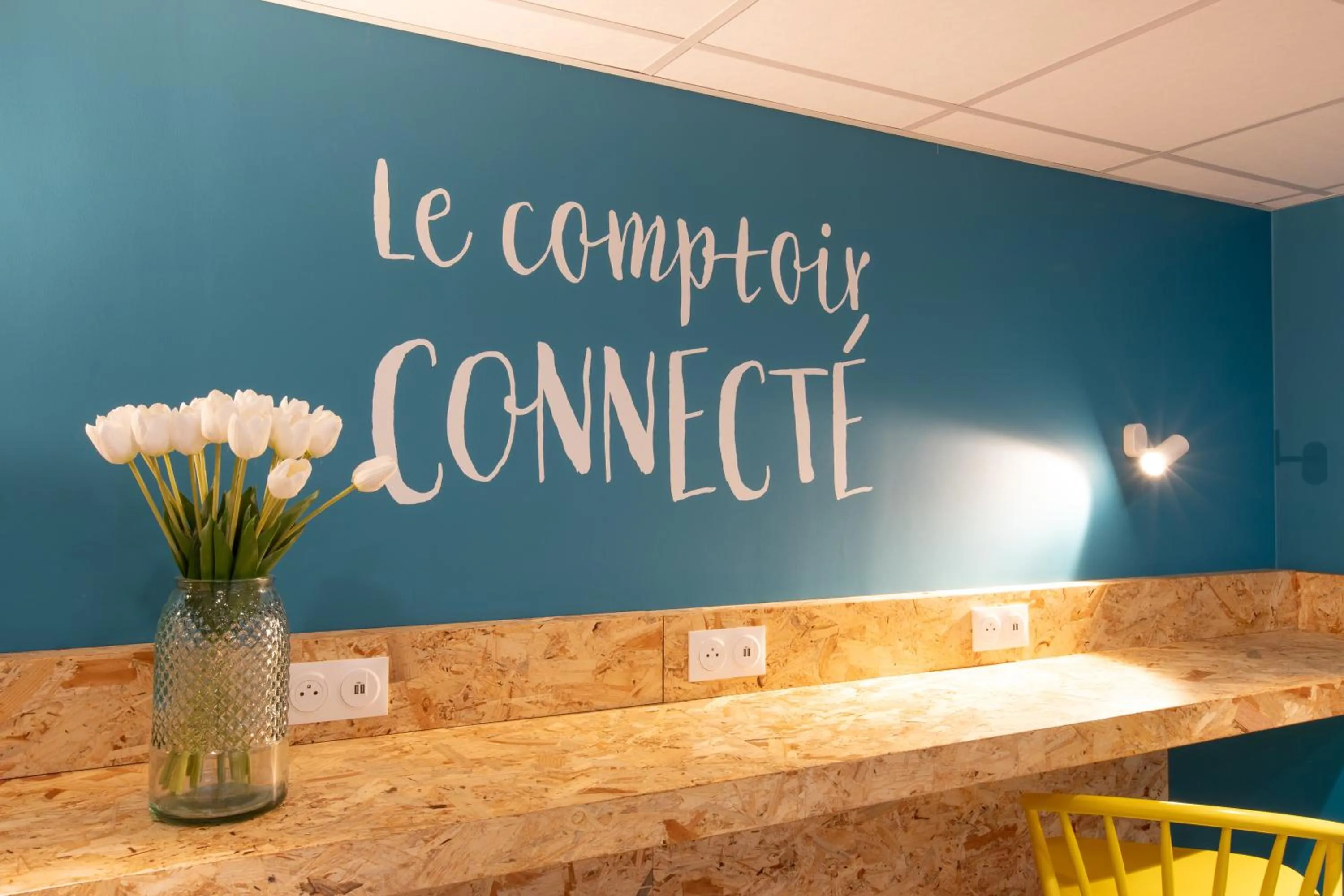 Text overlay in Kyriad ECO - Dijon Sud Chenove