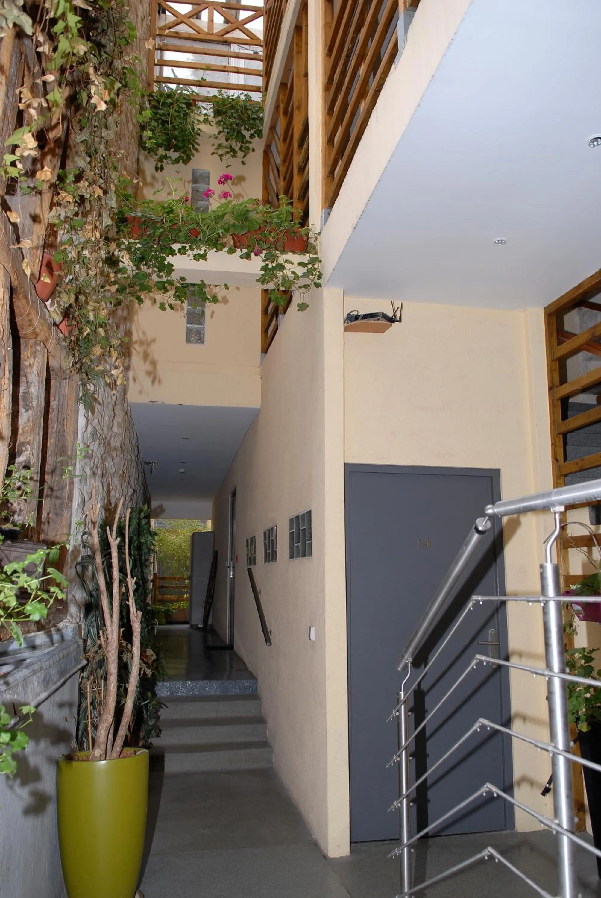 Other in L'Oasis Montparnasse