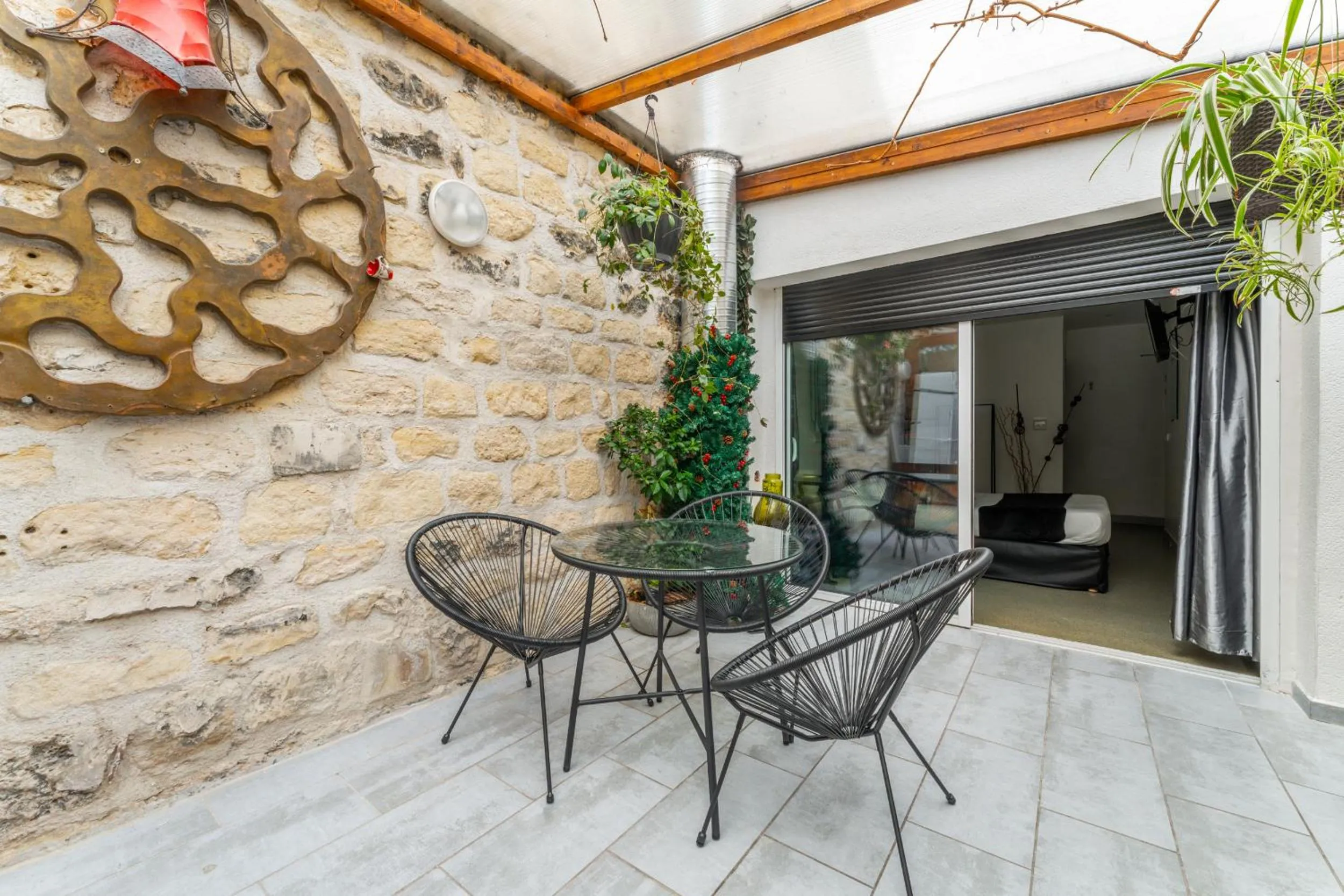 Patio in L'Oasis Montparnasse