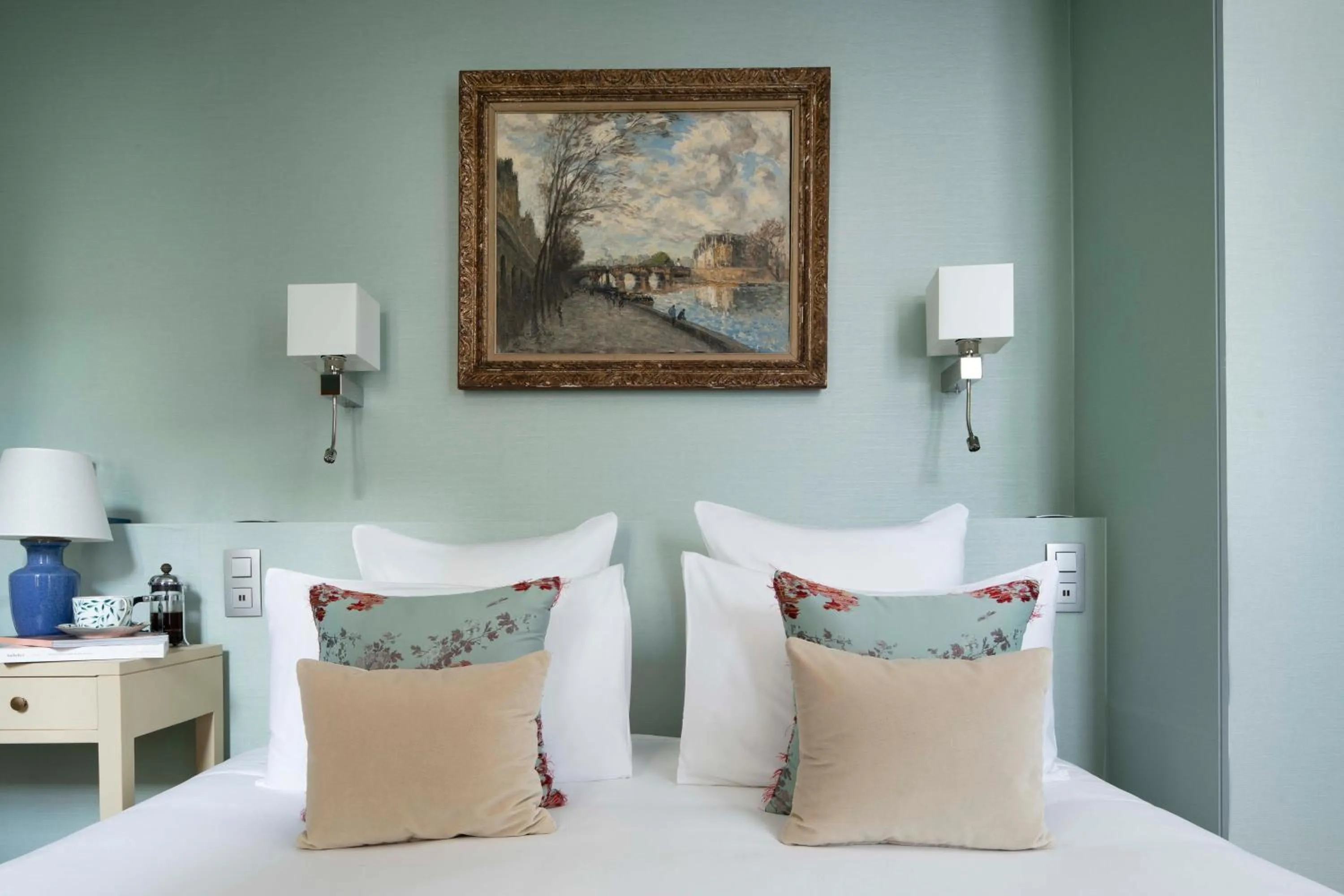 Bed in Hotel Pas De Calais