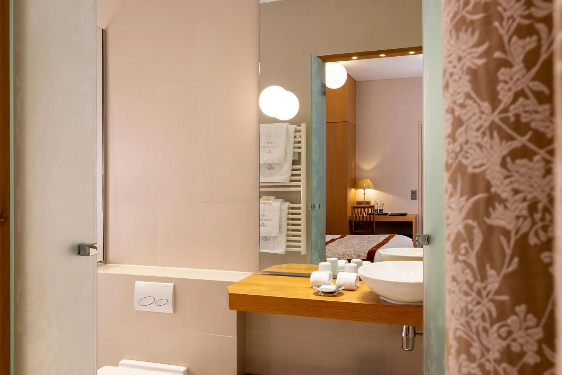 Bathroom in Hotel Pas De Calais