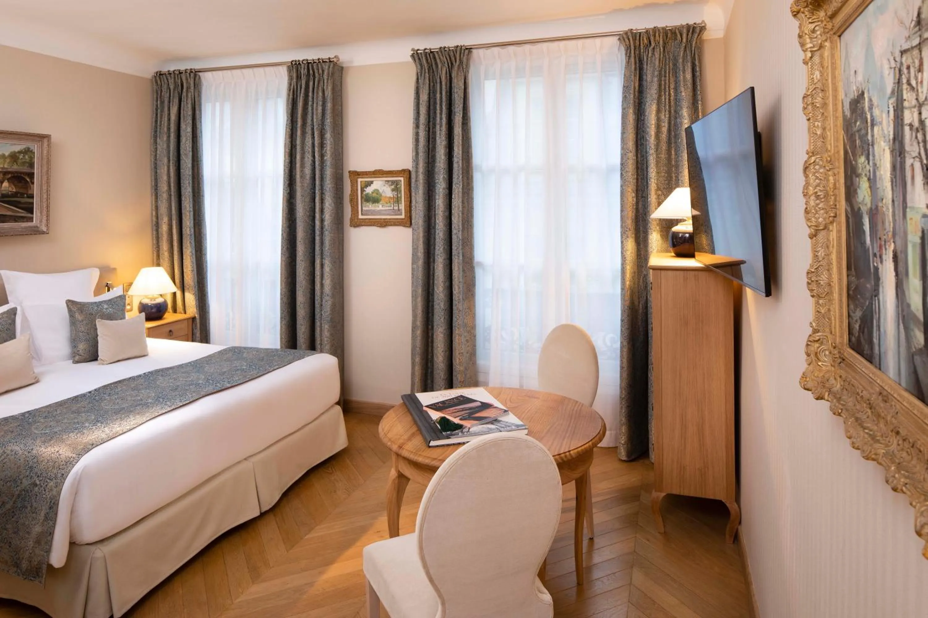 Bed in Hotel Pas De Calais