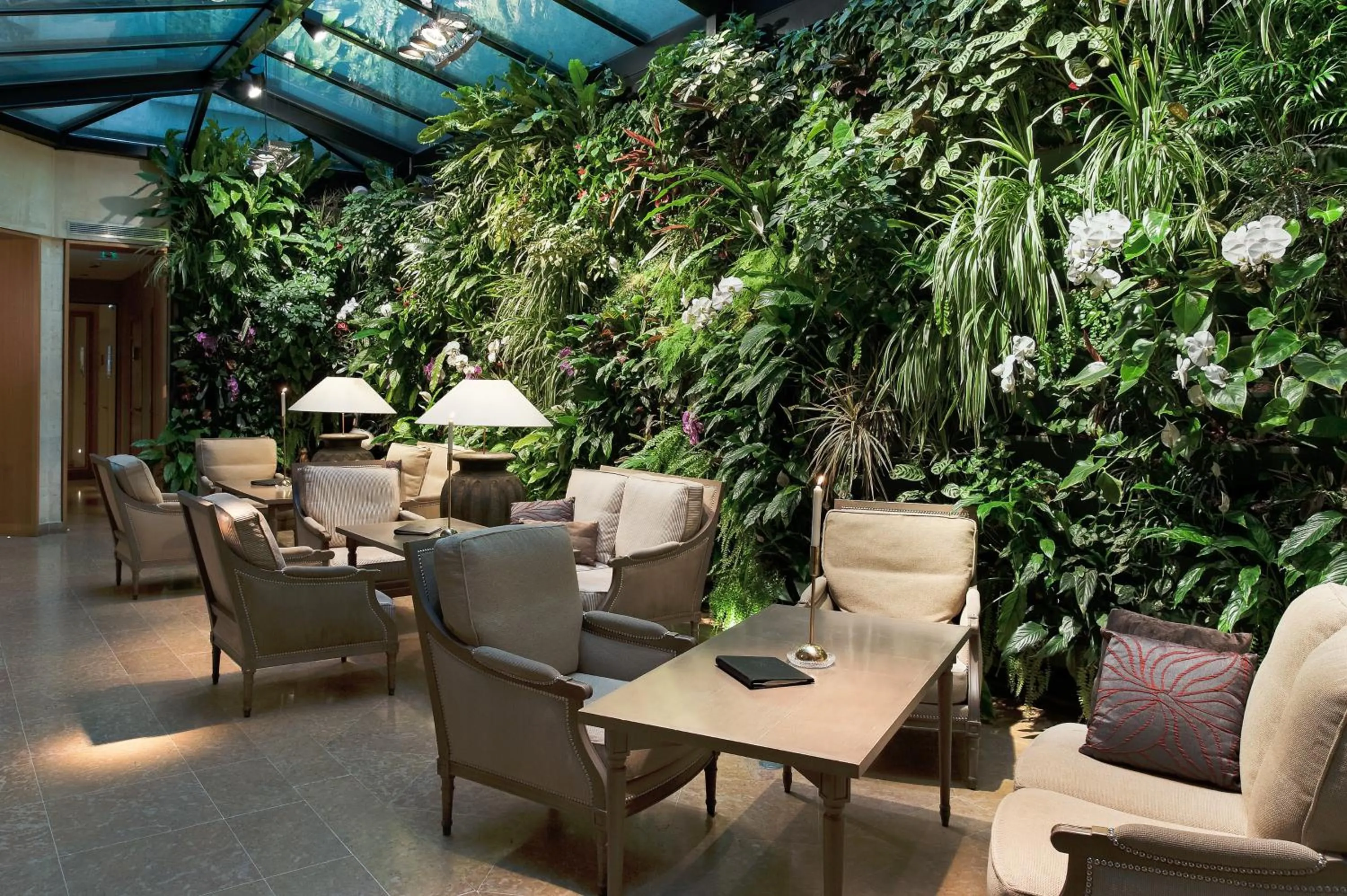 Patio in Hotel Pas De Calais