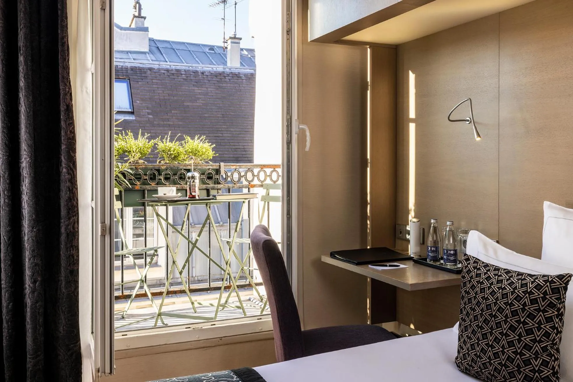 Bed in Hotel Pas De Calais