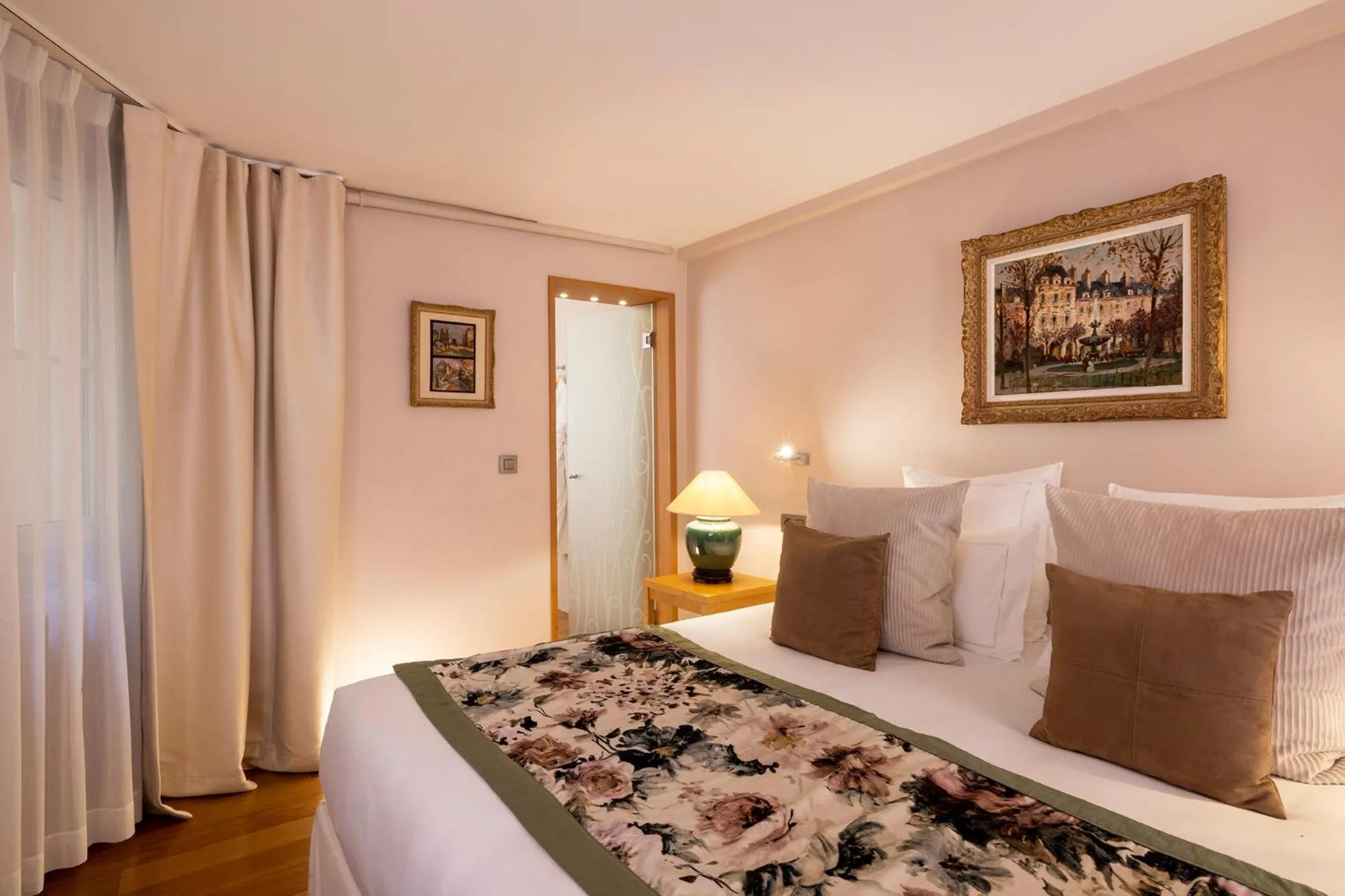 Bed in Hotel Pas De Calais