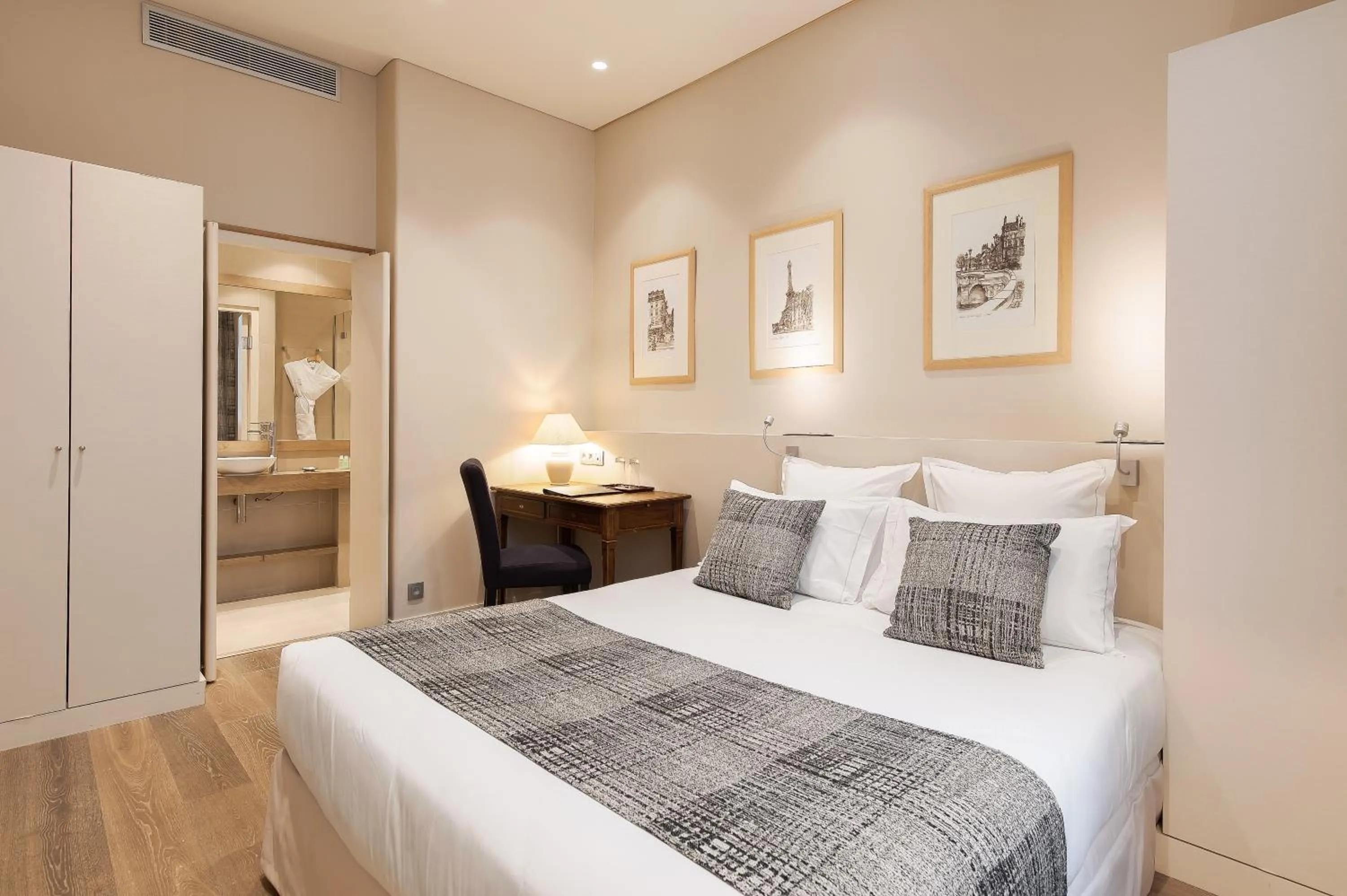 Bed in Hotel Pas De Calais