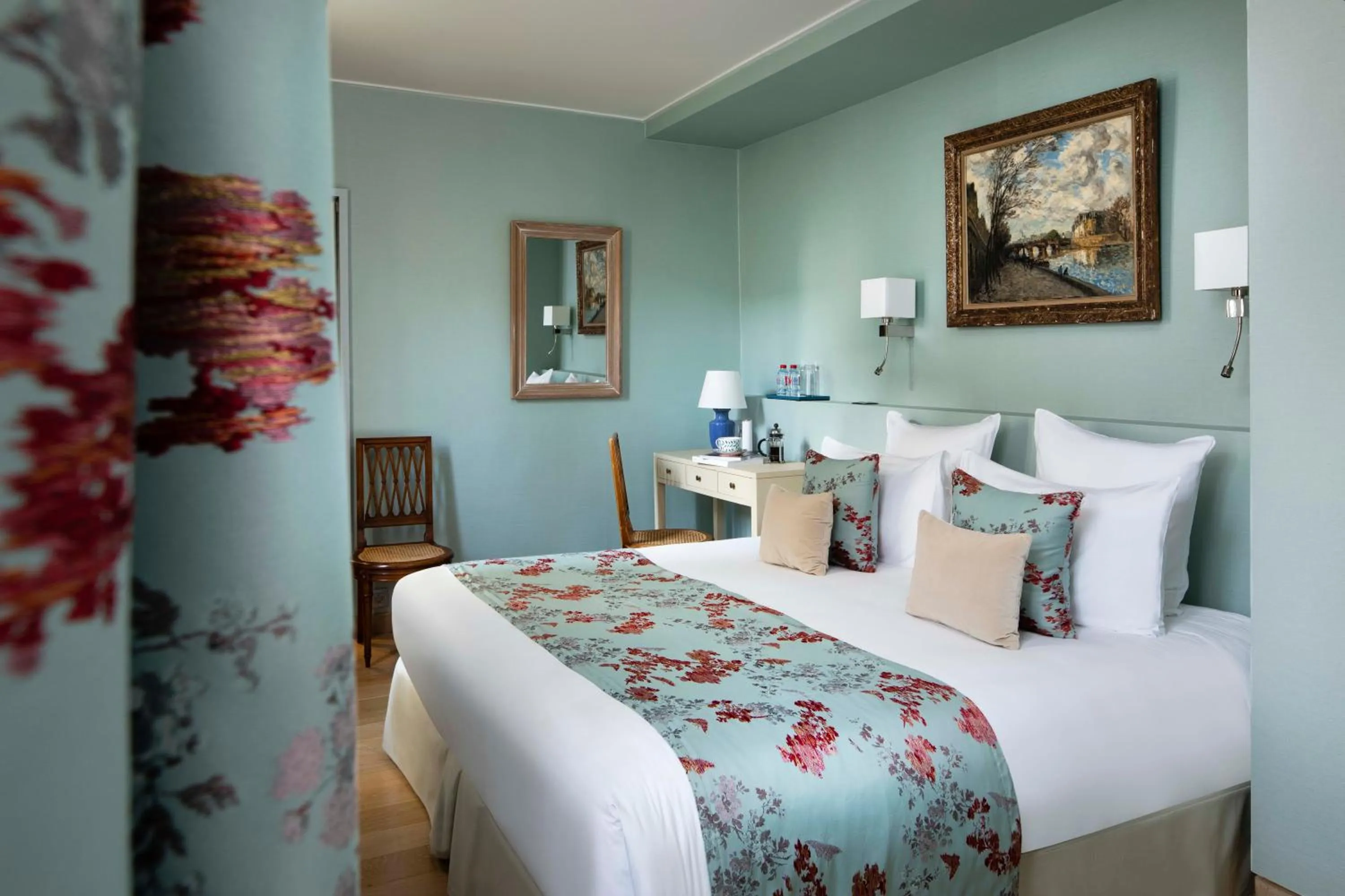 Bed in Hotel Pas De Calais