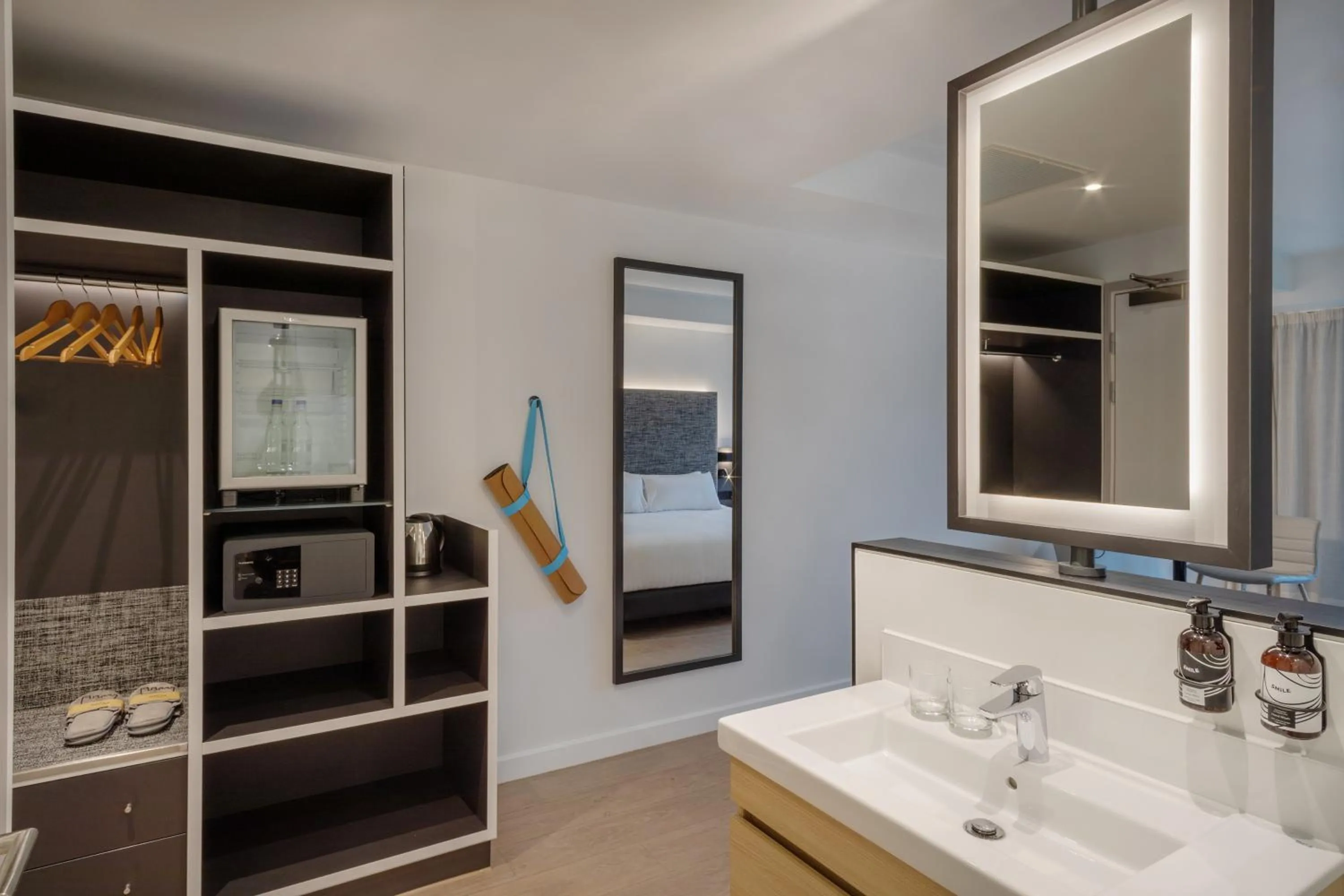 Bathroom in INNSiDE by Meliá Newcastle