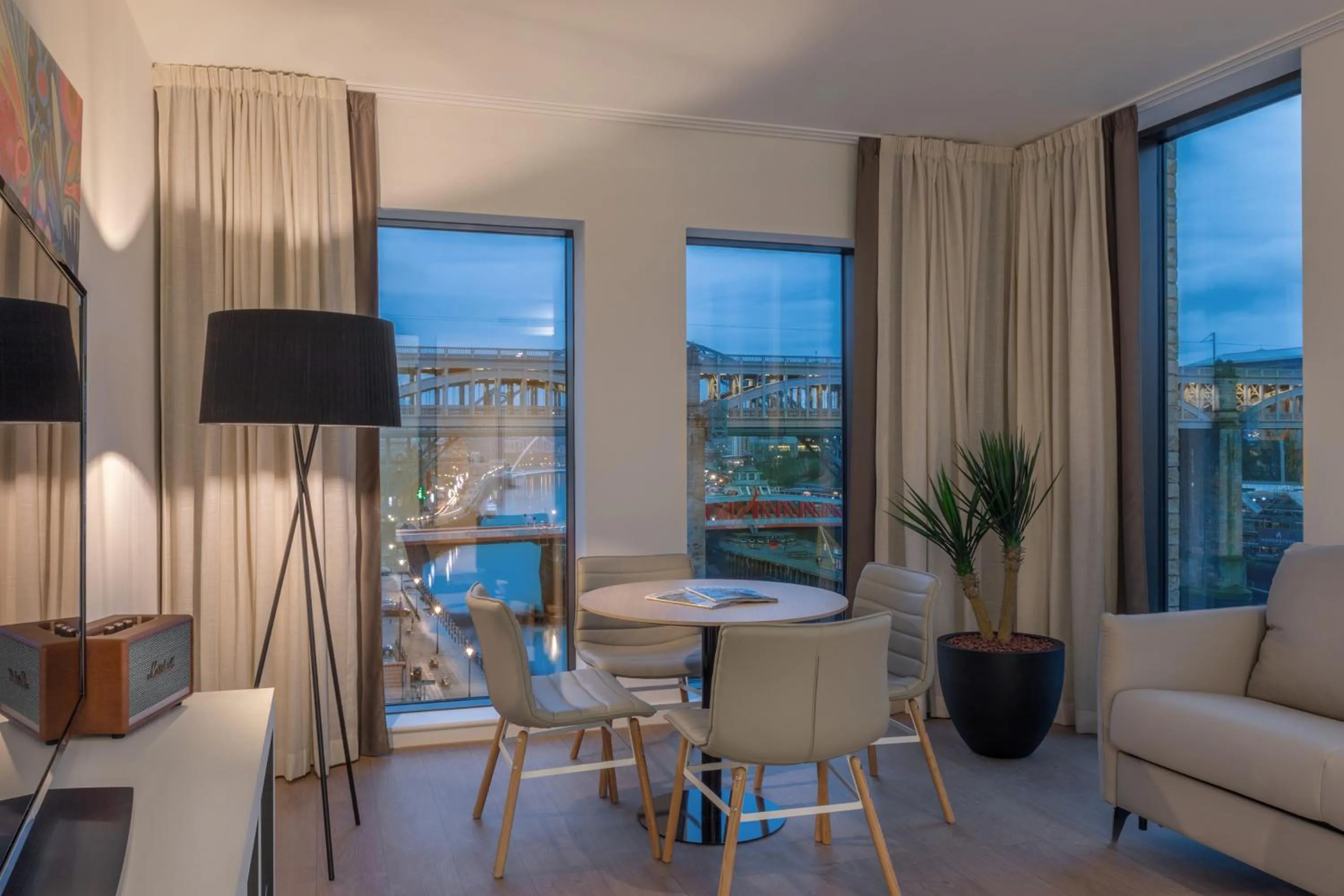 Dining area in INNSiDE by Meliá Newcastle