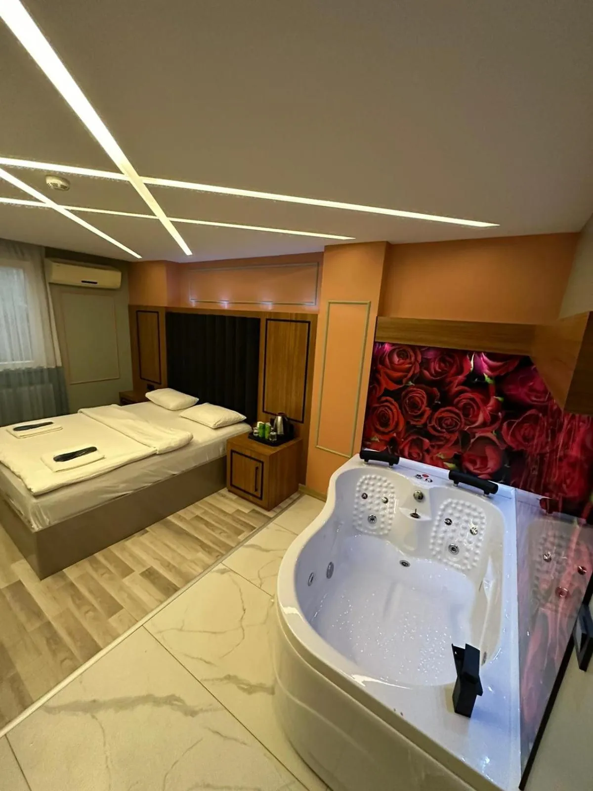 Hot Tub, Bed in Blueway Hotel Istanbul Bakırköy City Center