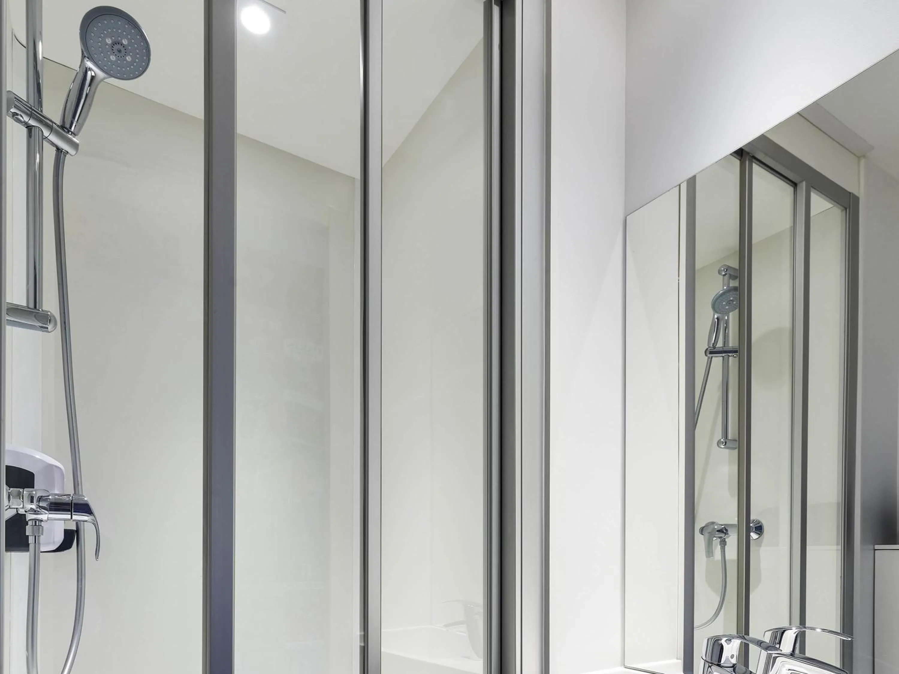 Bedroom in hotelF1 Amiens Est