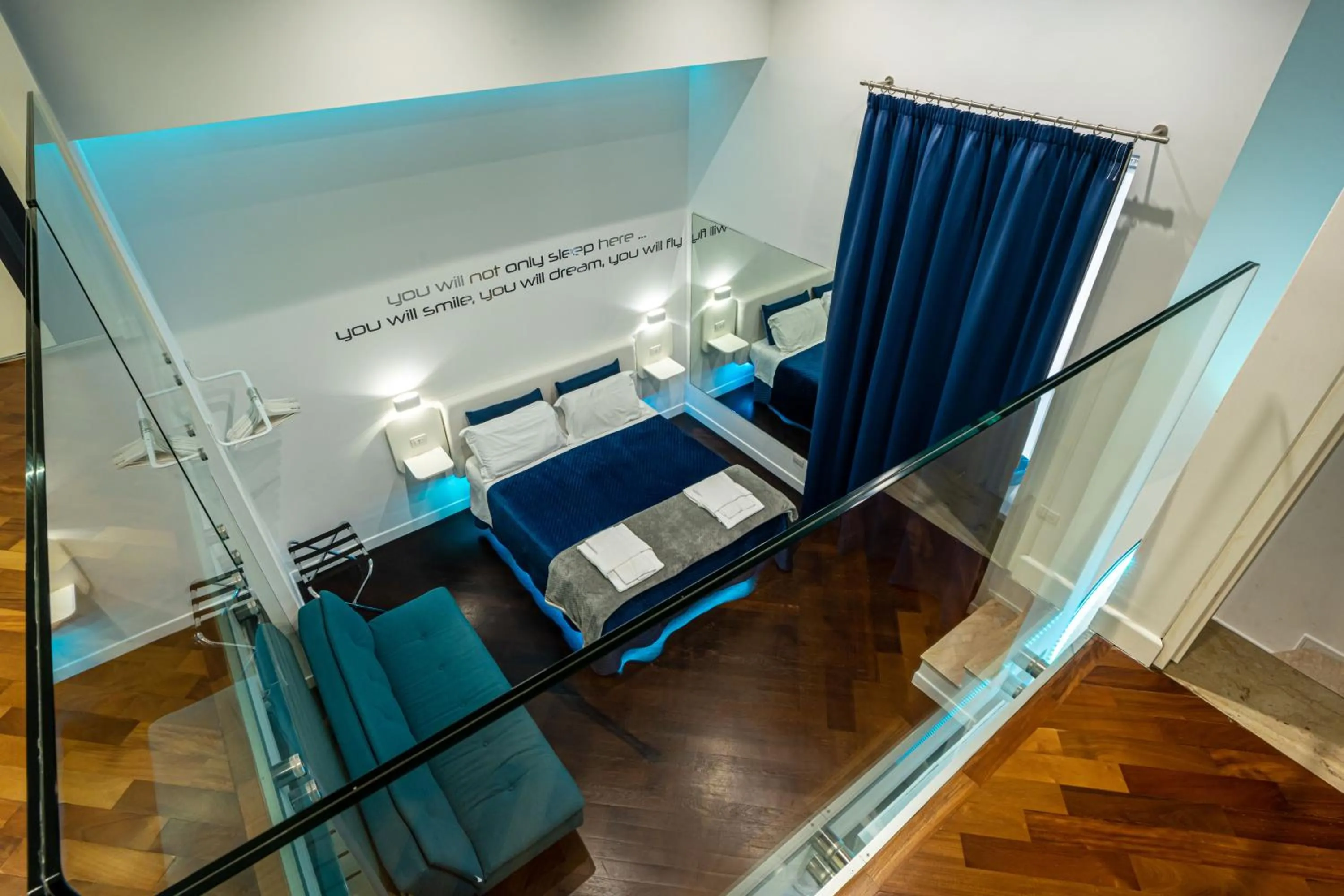 Photo of the whole room, Bed in Skyhouse Duomo
