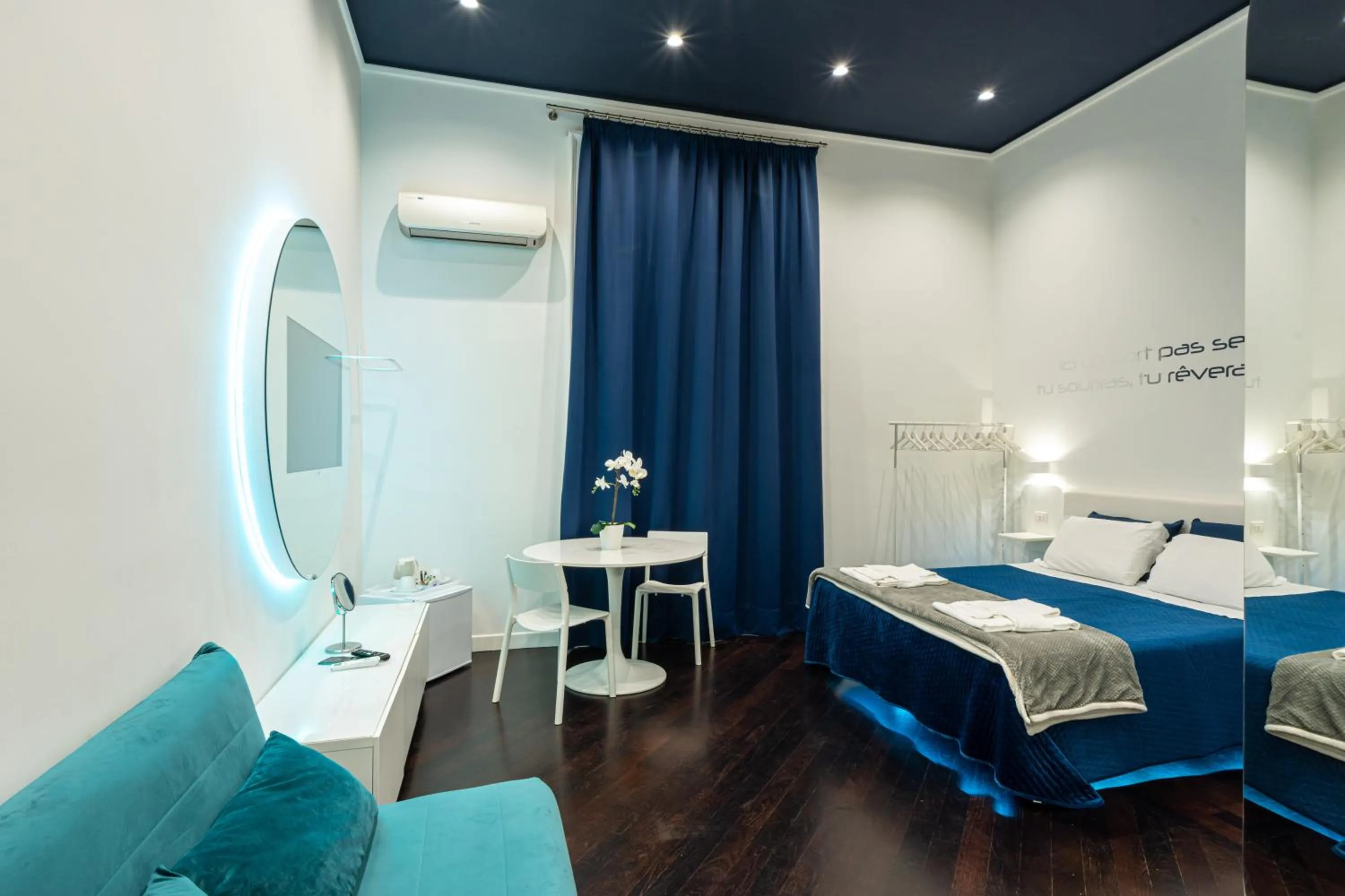 Bed in Skyhouse Duomo