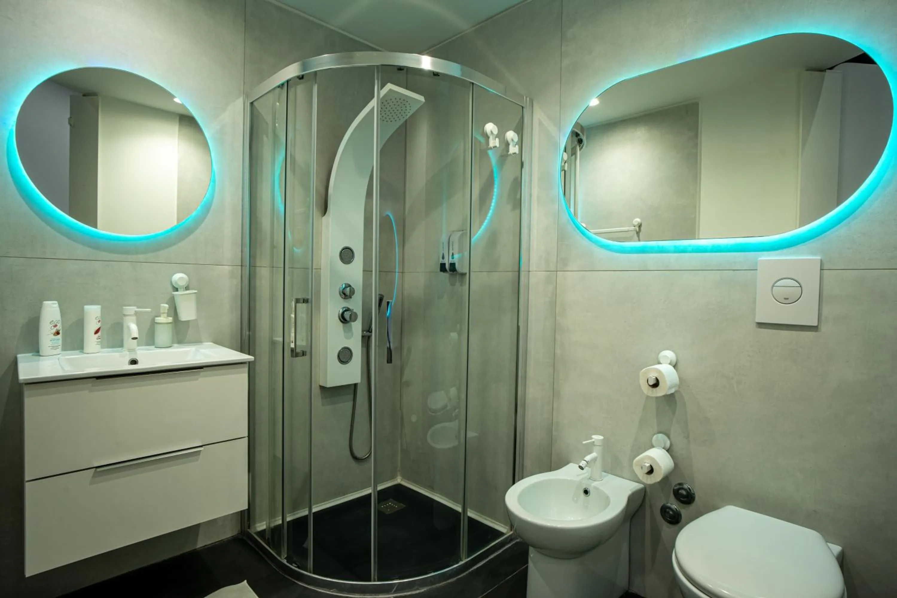 Shower in Skyhouse Duomo