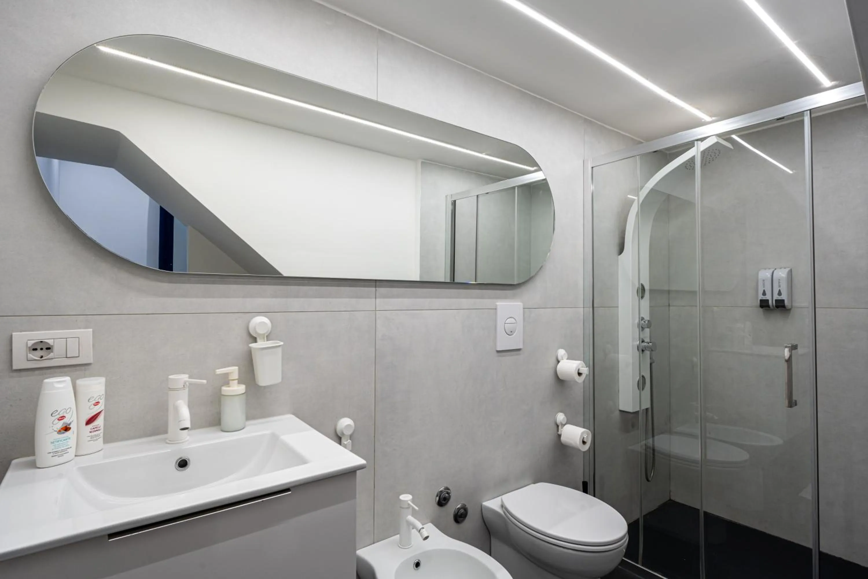 Shower in Skyhouse Duomo