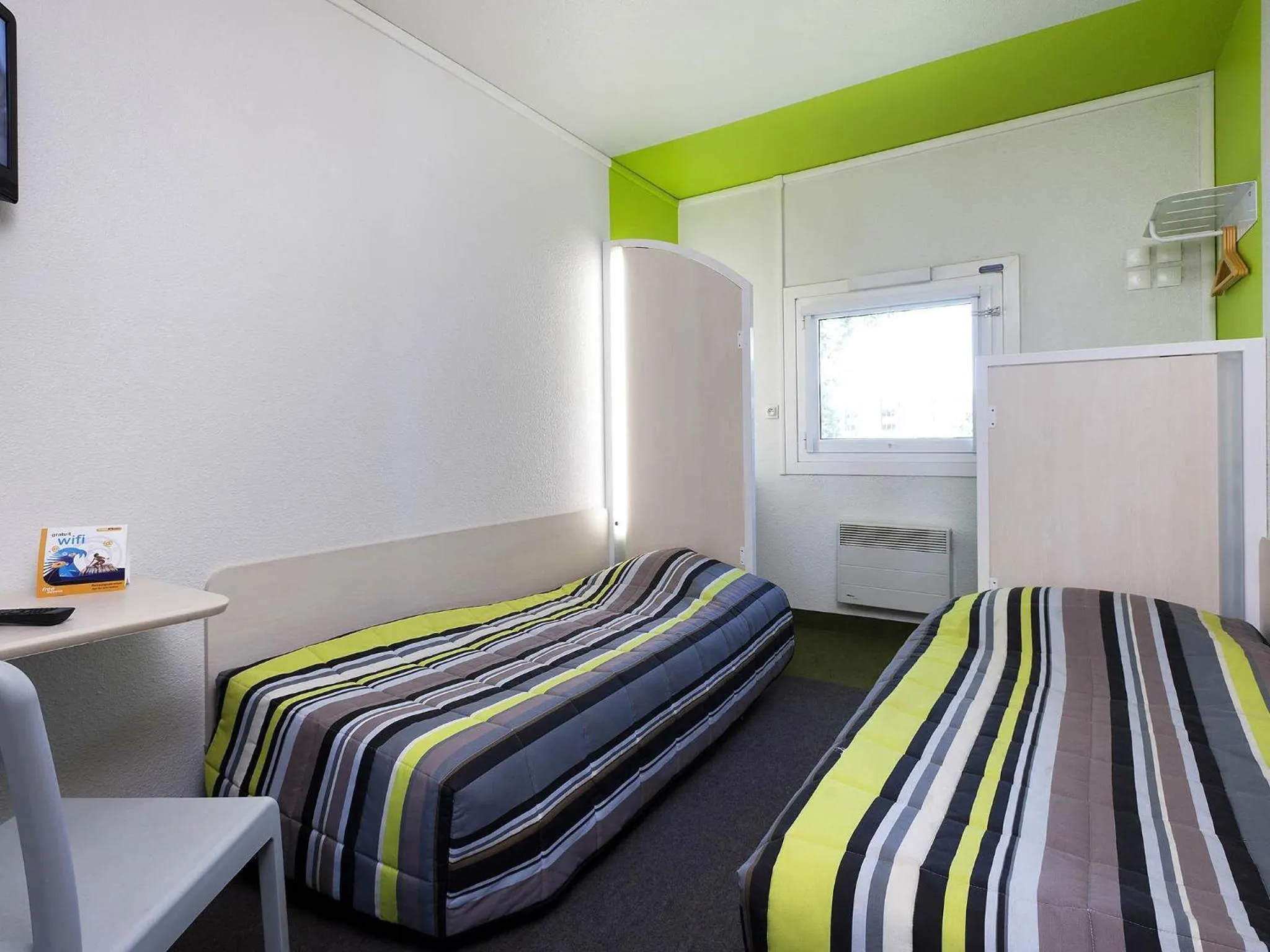 Bedroom, Bed in hotelF1 Avignon Centre Courtine gare TGV