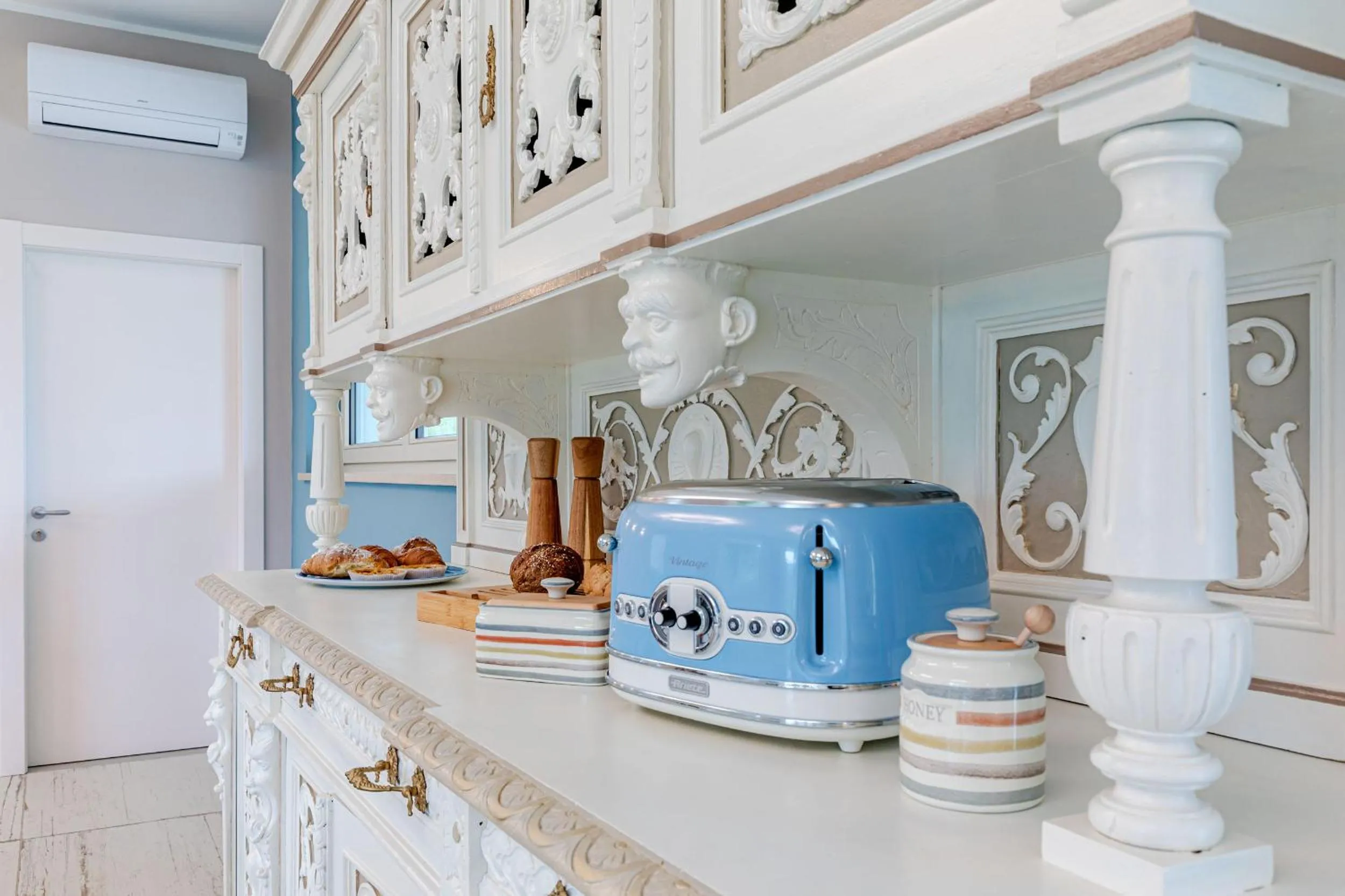 Buffet breakfast in L'aja della Mirusina - Piedmont Resort Monferrato Langhe