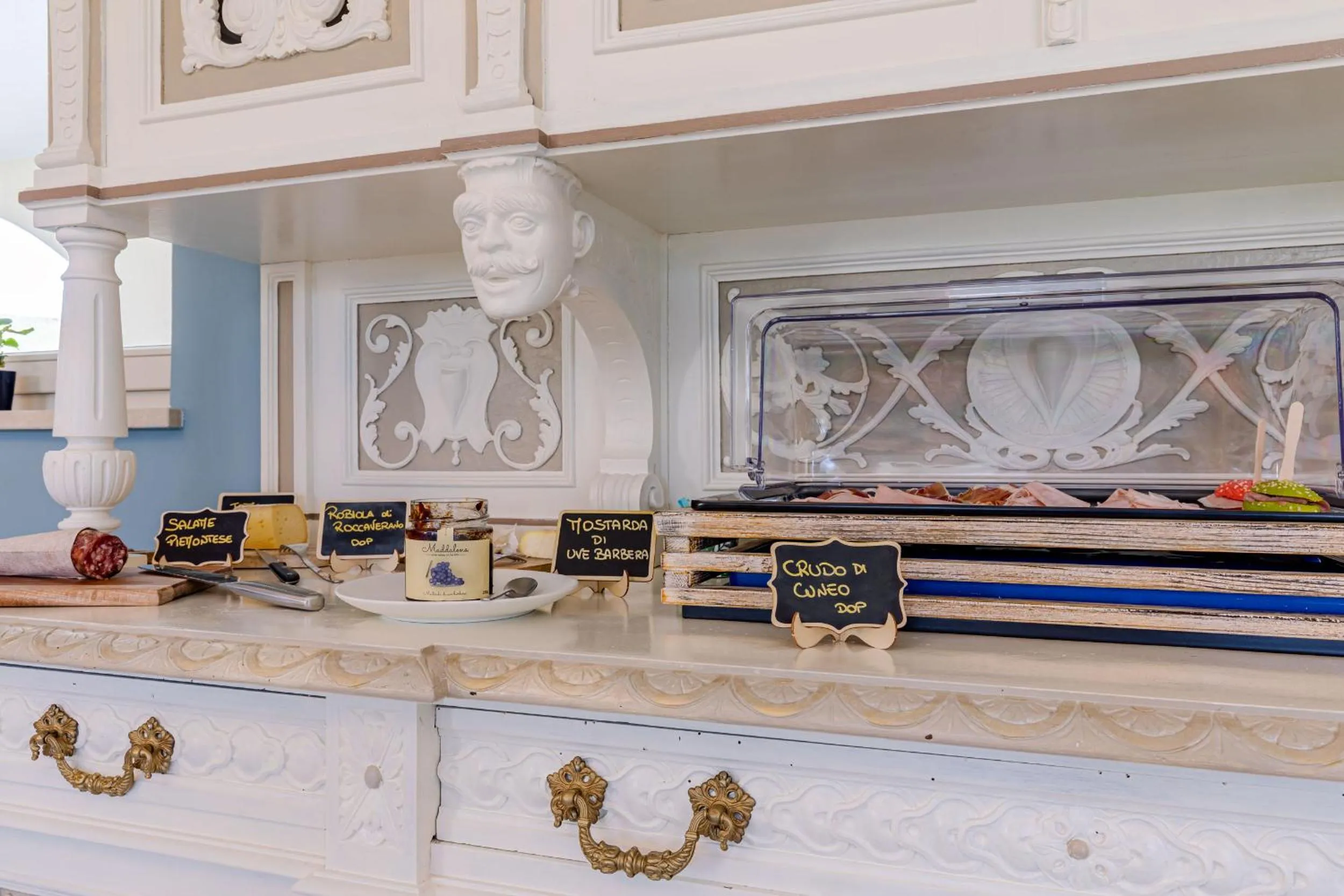 Buffet breakfast in L'aja della Mirusina - Piedmont Resort Monferrato Langhe