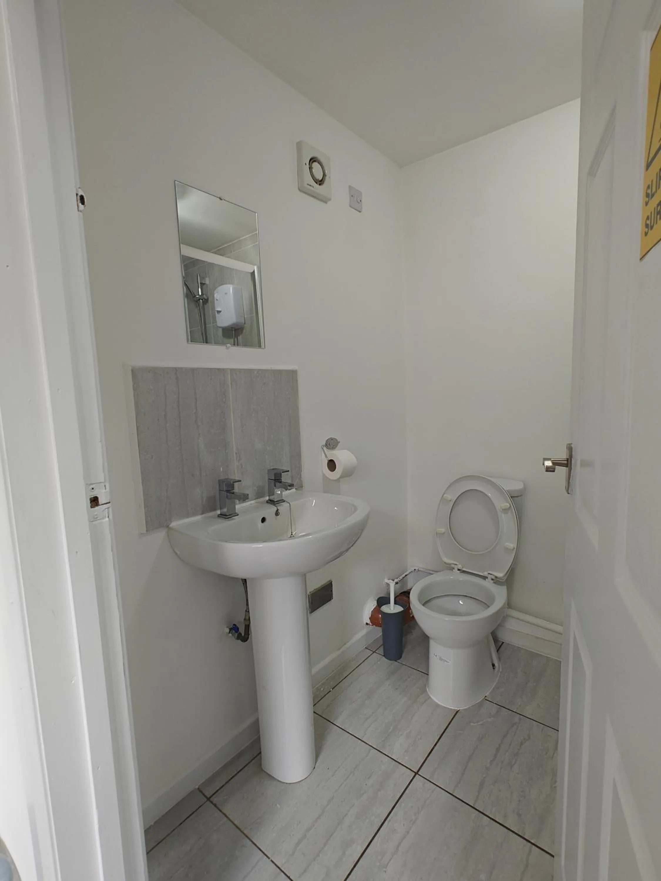 Toilet in Campbells Guest House