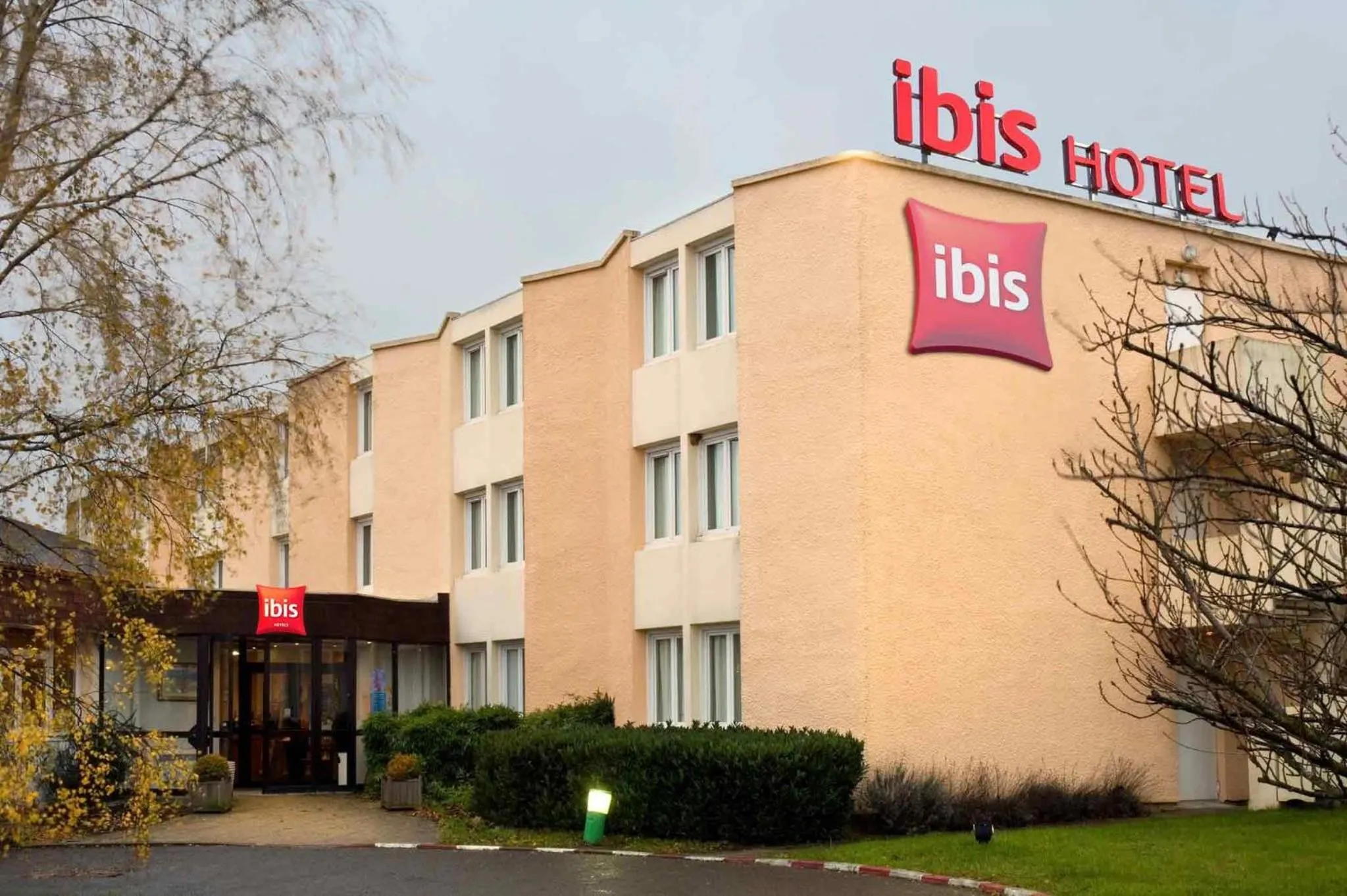 Property building in ibis Rambouillet