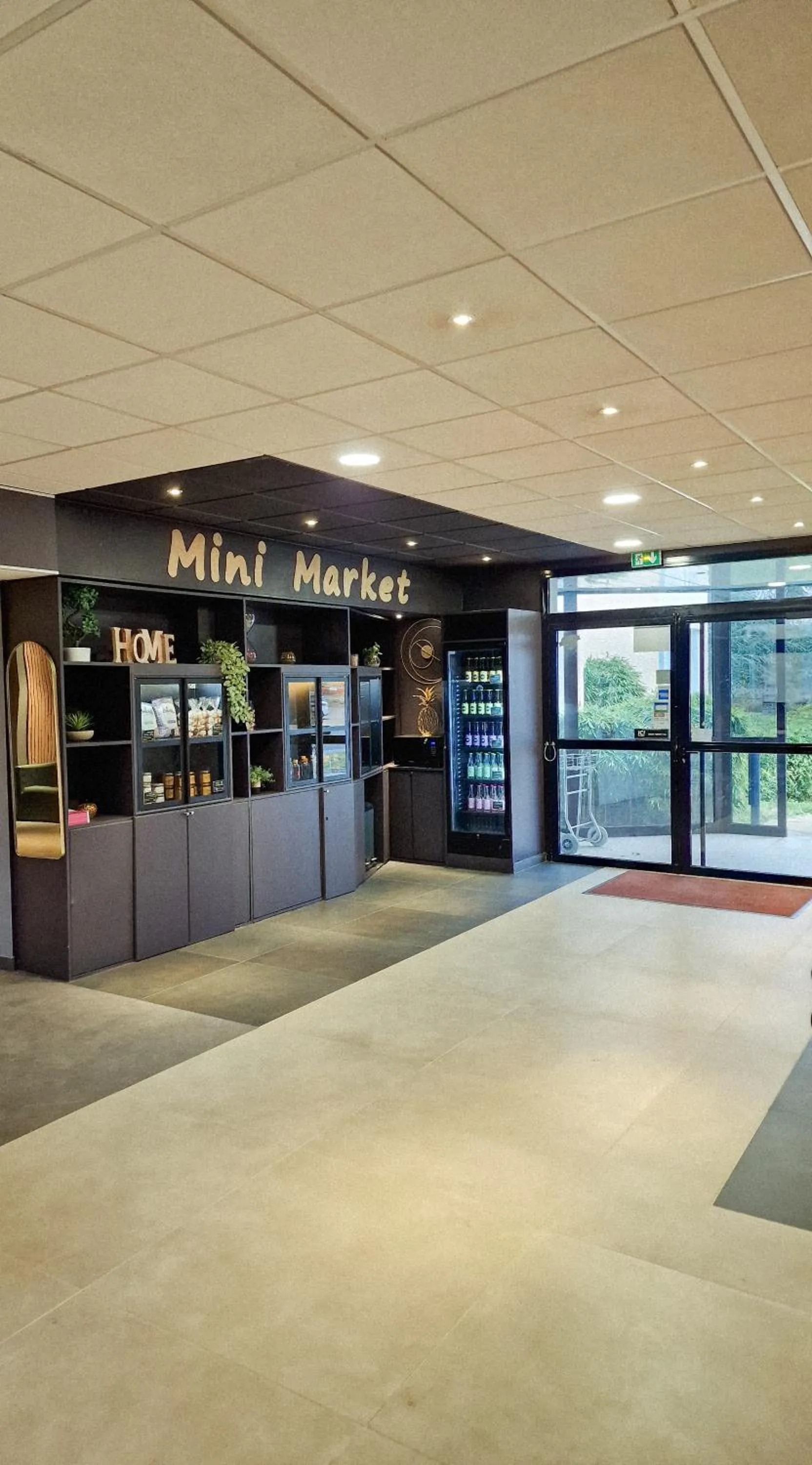 Lobby or reception in ibis Rambouillet