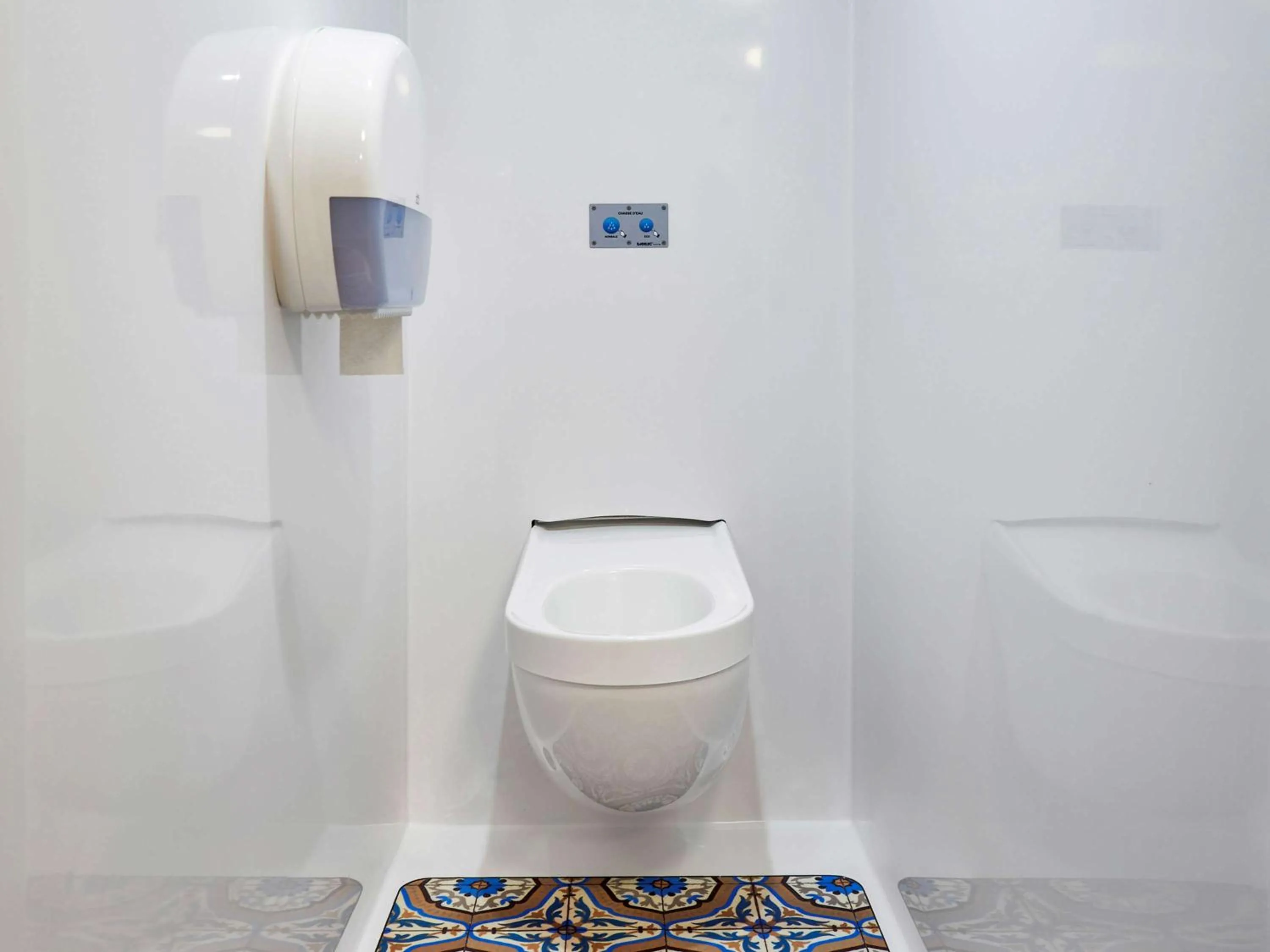 Toilet in hotelF1 Rouen Zénith Parc Expo