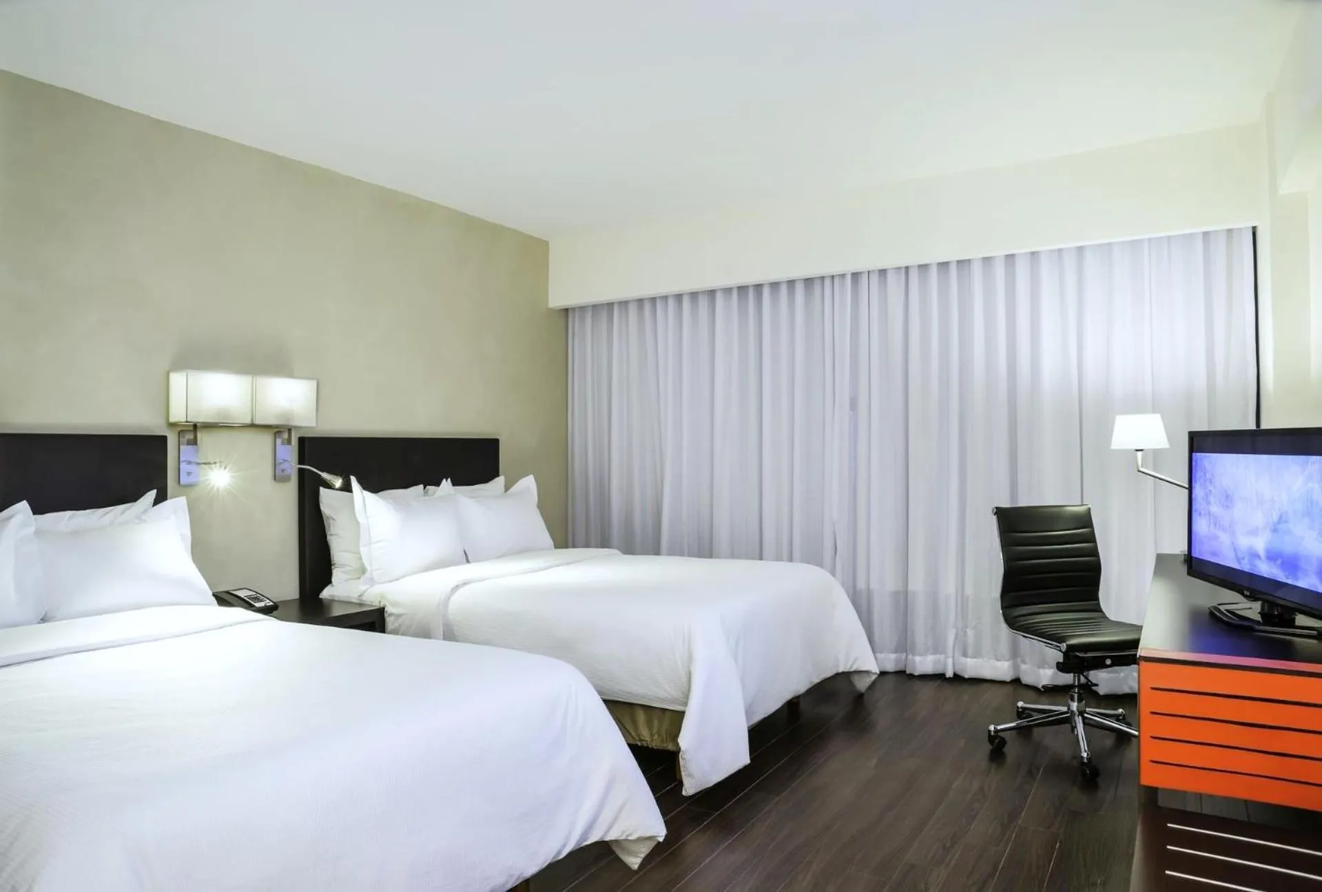 Bed in Hotel Opus Grand Toluca Aeropuerto