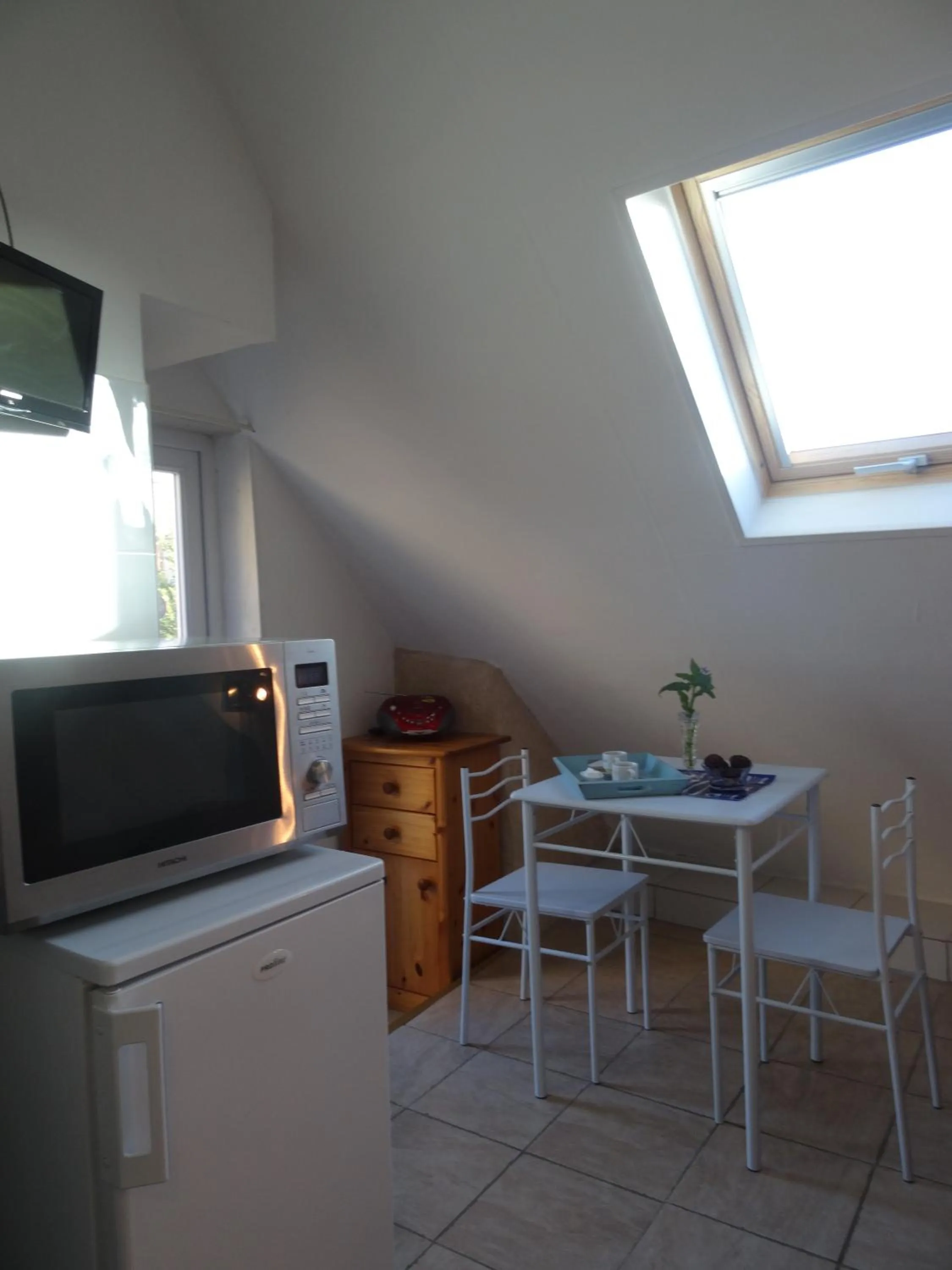 Dining area in Studio "LA MEDINA", PISCINE dès le 12 juillet, JARDIN BOTANIQUE, COMMERCES &MER