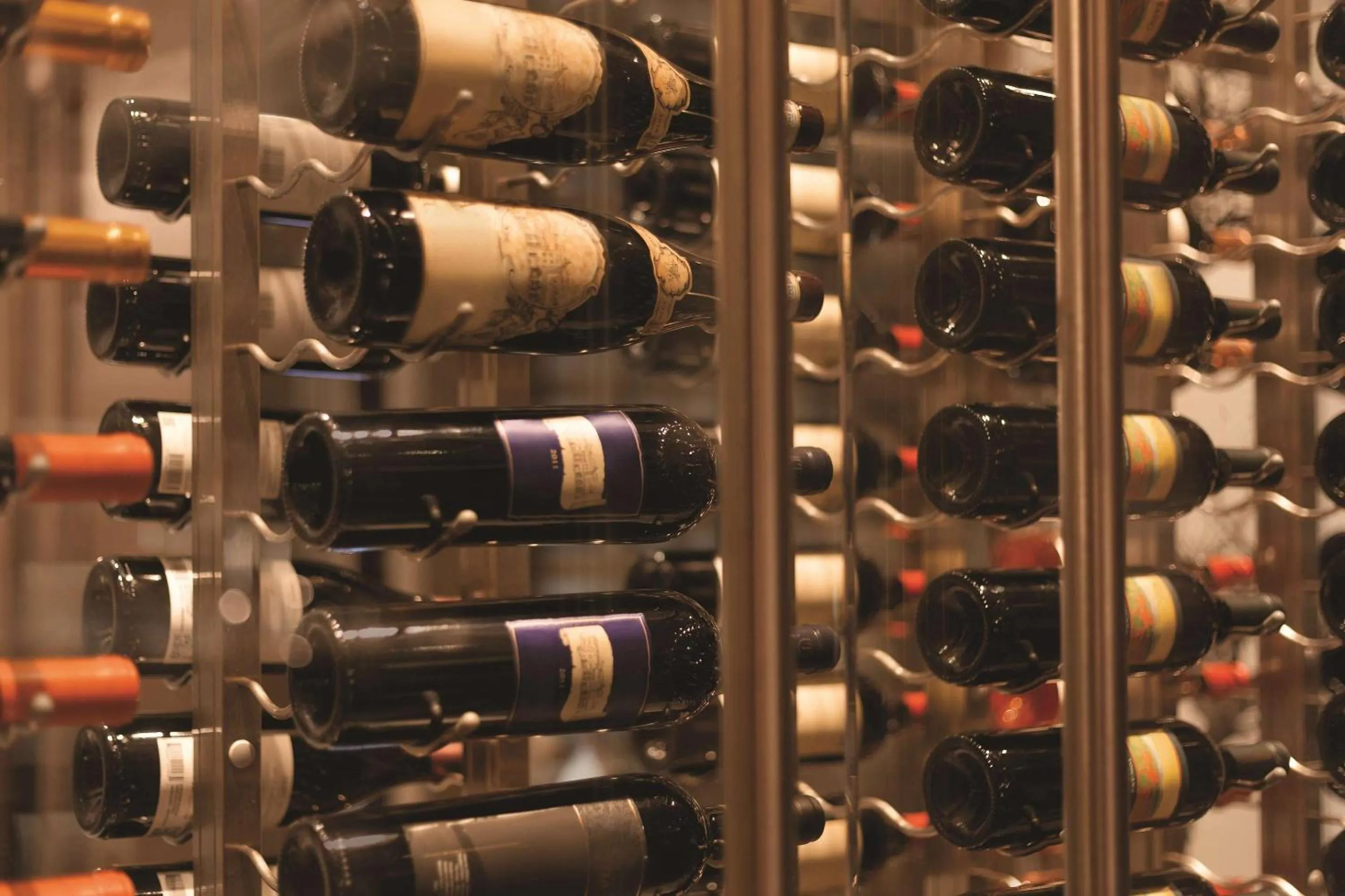 Restaurant/places to eat in Radisson Hotel & Conference Centre Calgary Airport