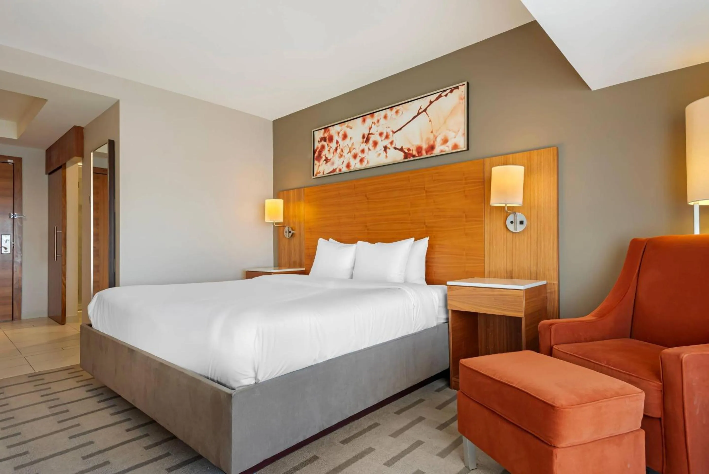 Bedroom, Bed in Radisson Hotel & Conference Centre Calgary Airport