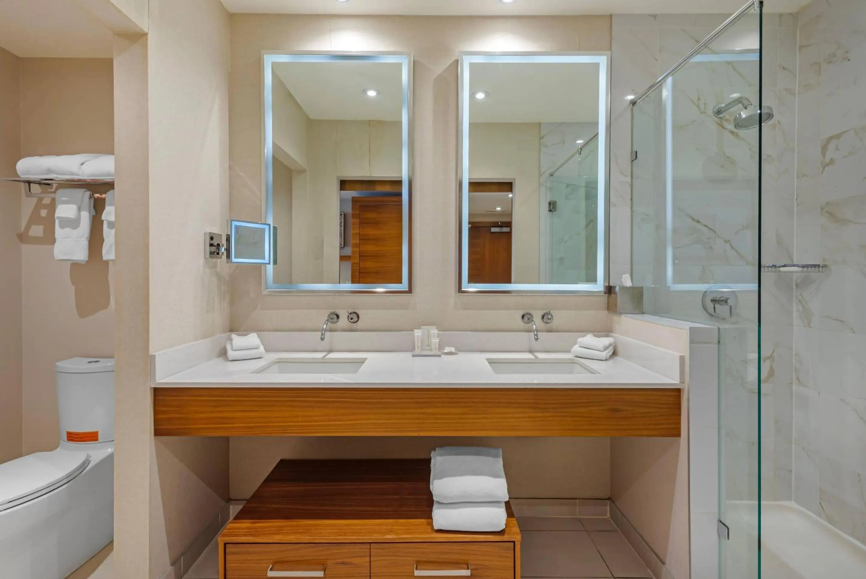 Bedroom in Radisson Hotel & Conference Centre Calgary Airport