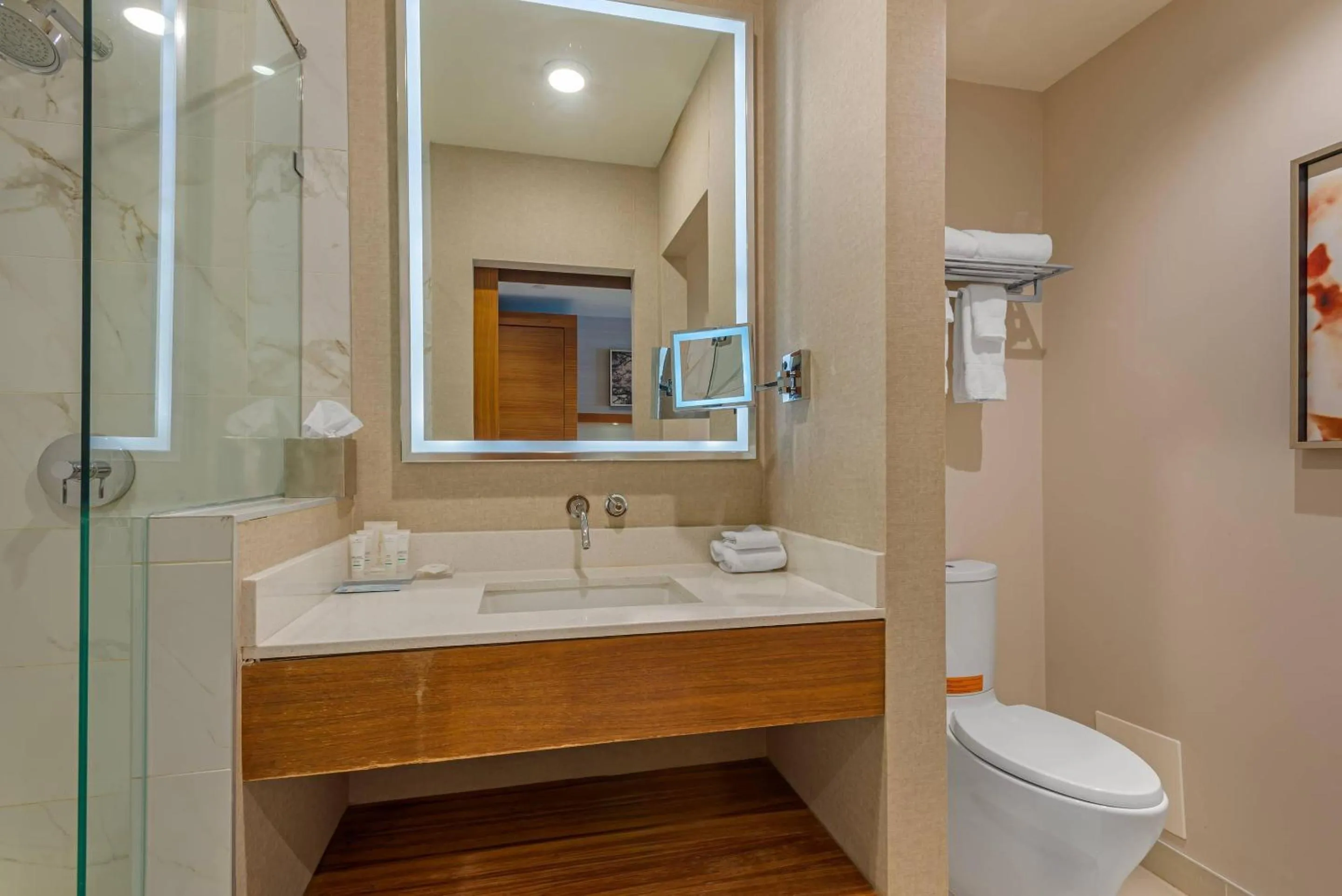 Bedroom in Radisson Hotel & Conference Centre Calgary Airport