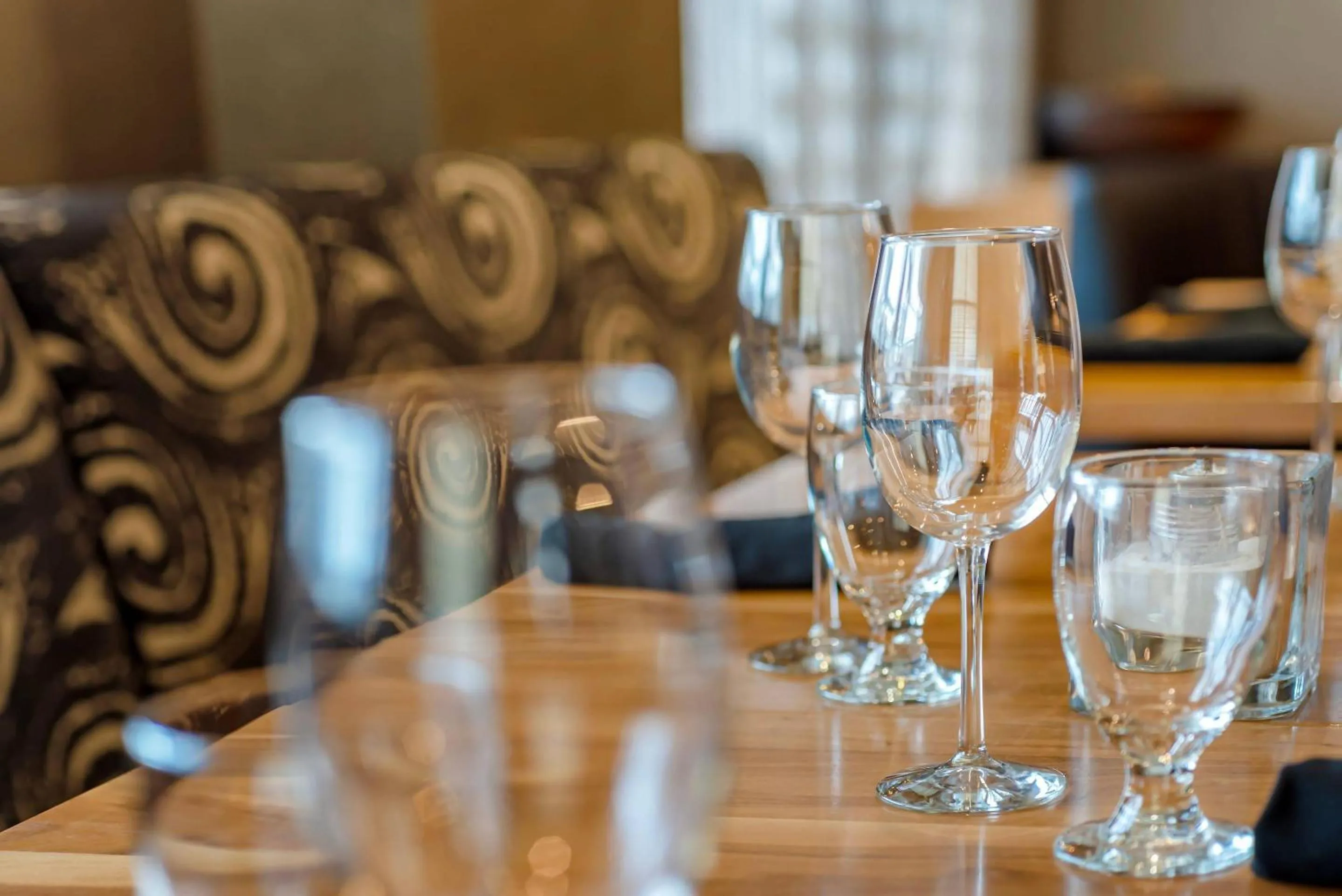 Restaurant/places to eat in Radisson Hotel & Conference Centre Calgary Airport