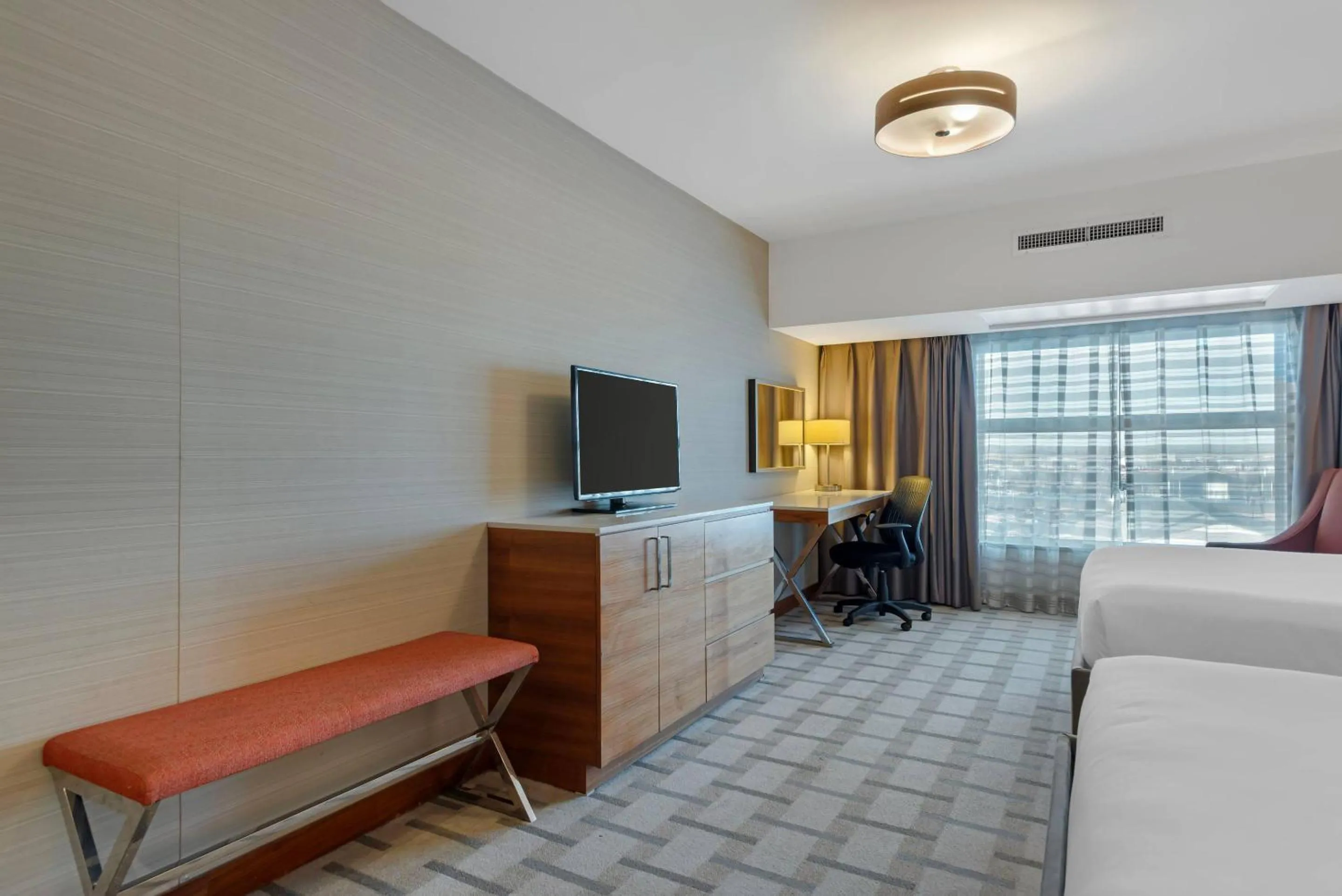 Bedroom, Bed in Radisson Hotel & Conference Centre Calgary Airport