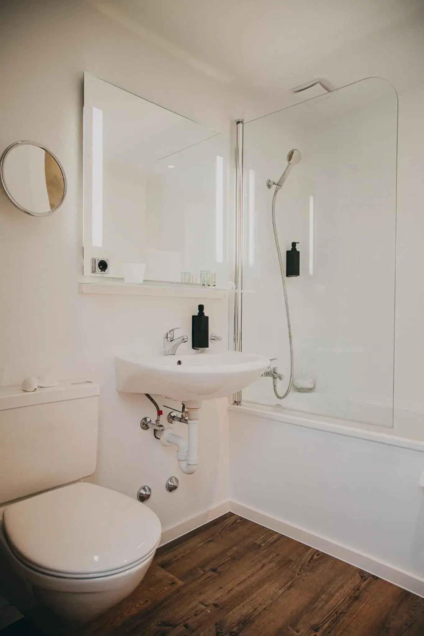 Double Room with Balcony in Hotel Dakota Double Room with Balcony in Hotel Dakota