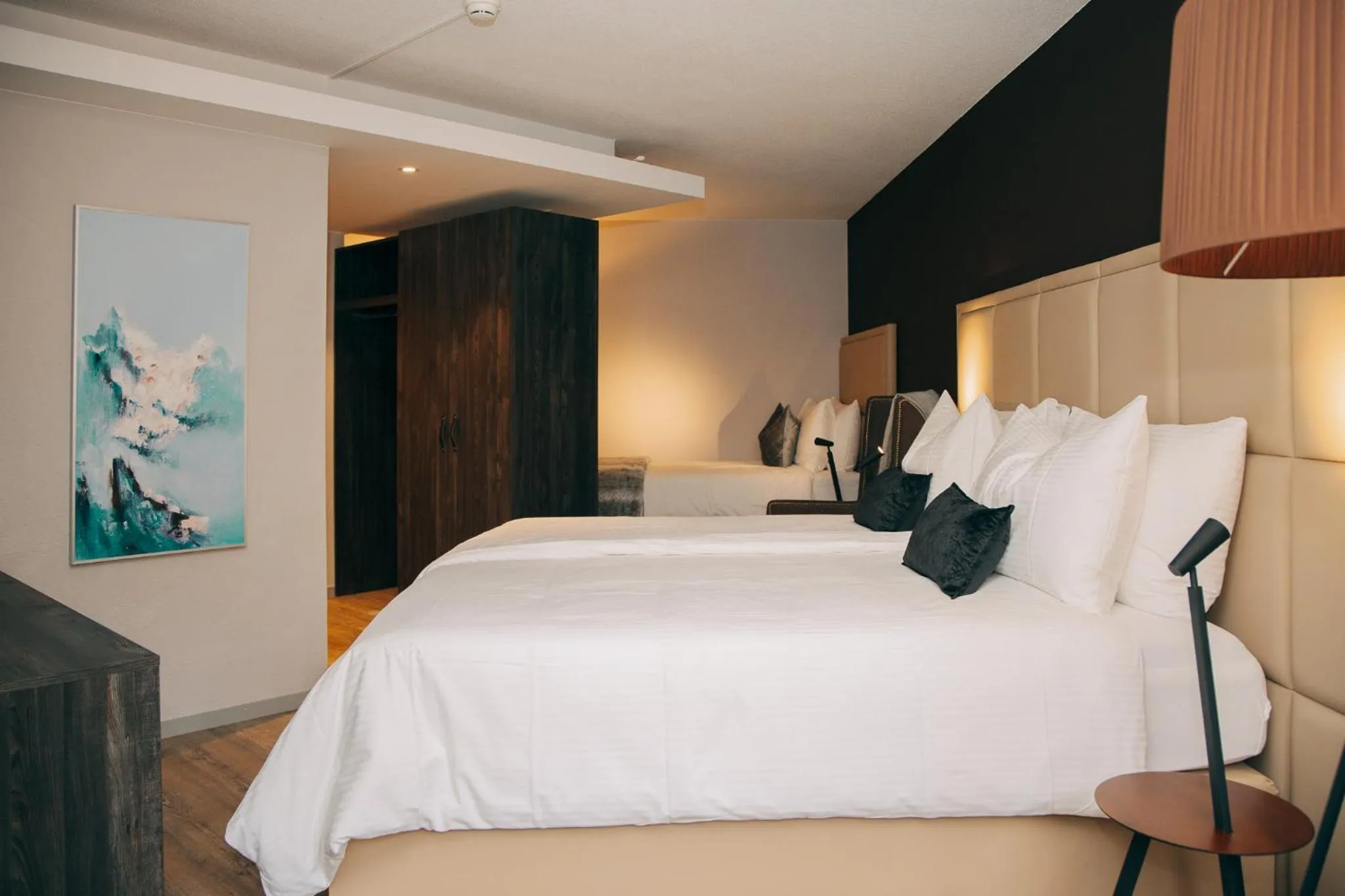 Photo of the whole room, Bed in Hotel Dakota