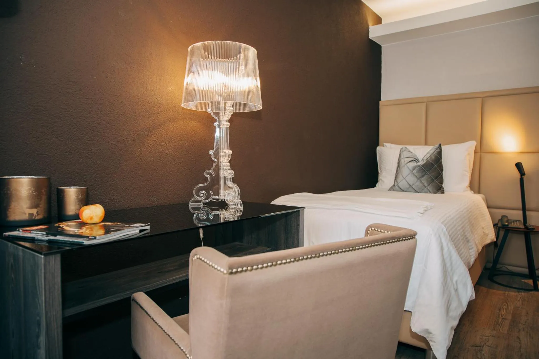 Photo of the whole room, Bed in Hotel Dakota