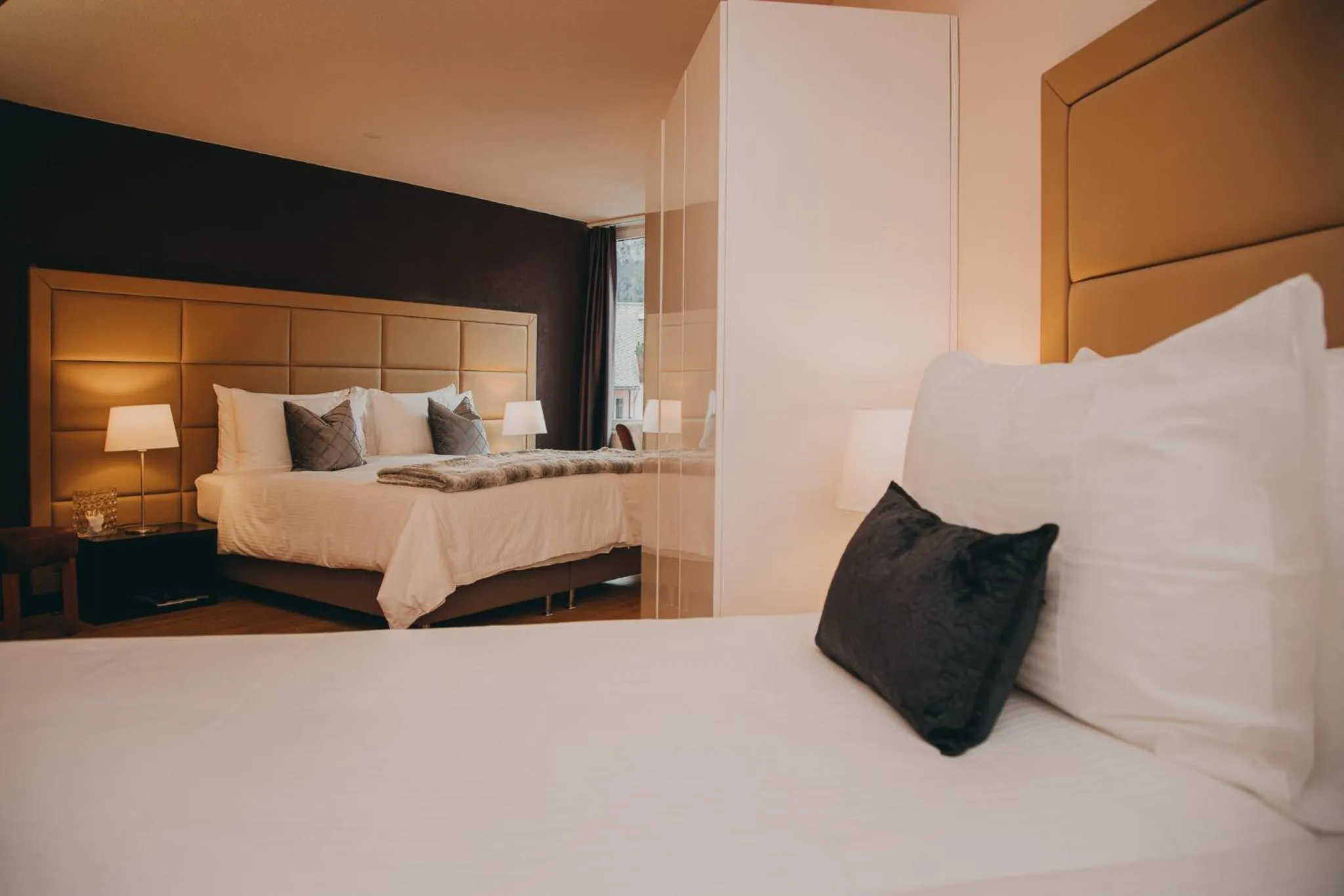 Photo of the whole room, Bed in Hotel Dakota