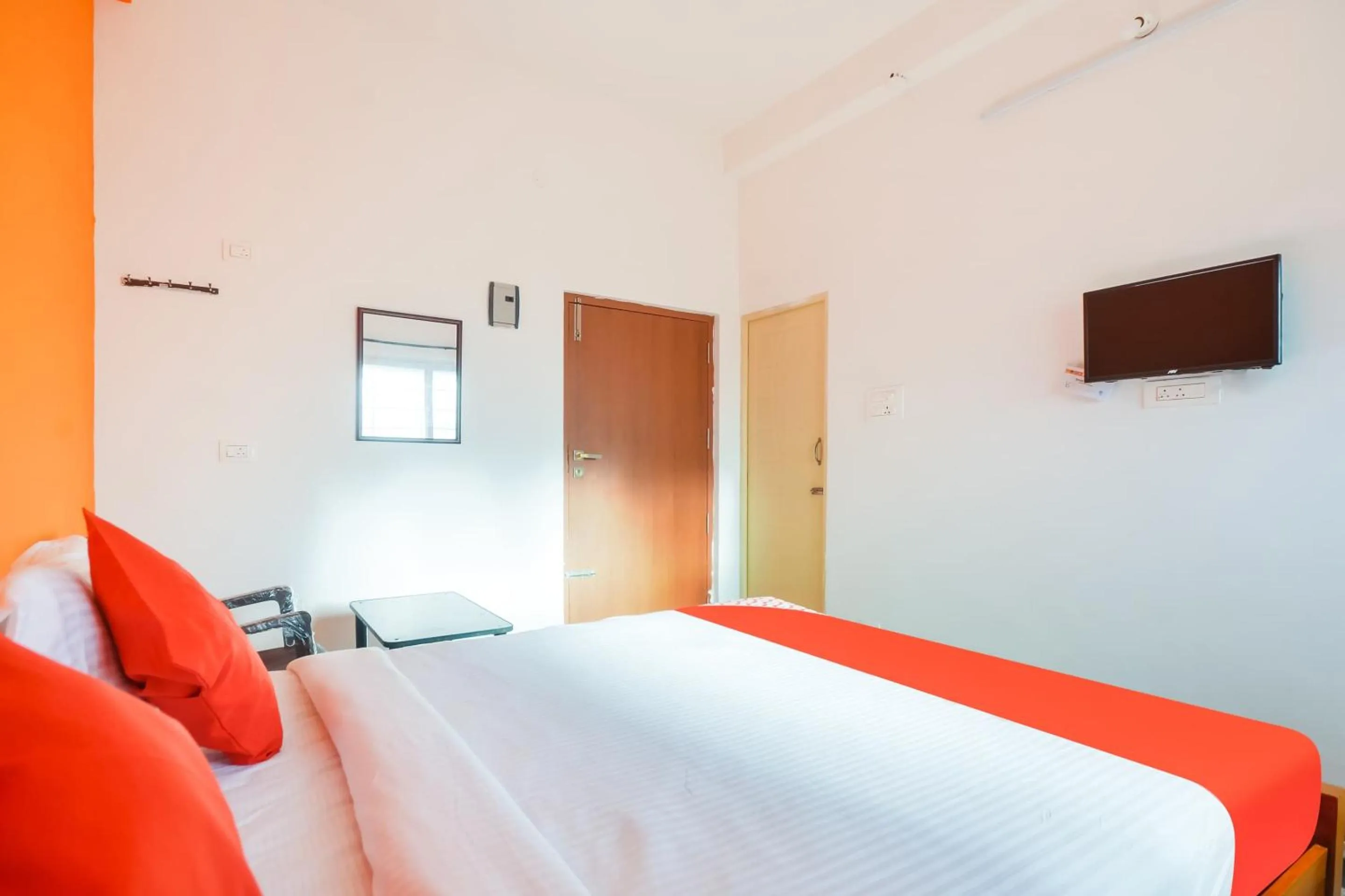 Bedroom in Super OYO Flagship New Cresent Park